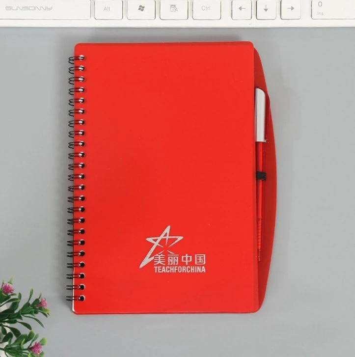 O logotipo personalizado espiral capa de PVC Notebook com a caneta para as crianças adolescentes Alimentação Escolar