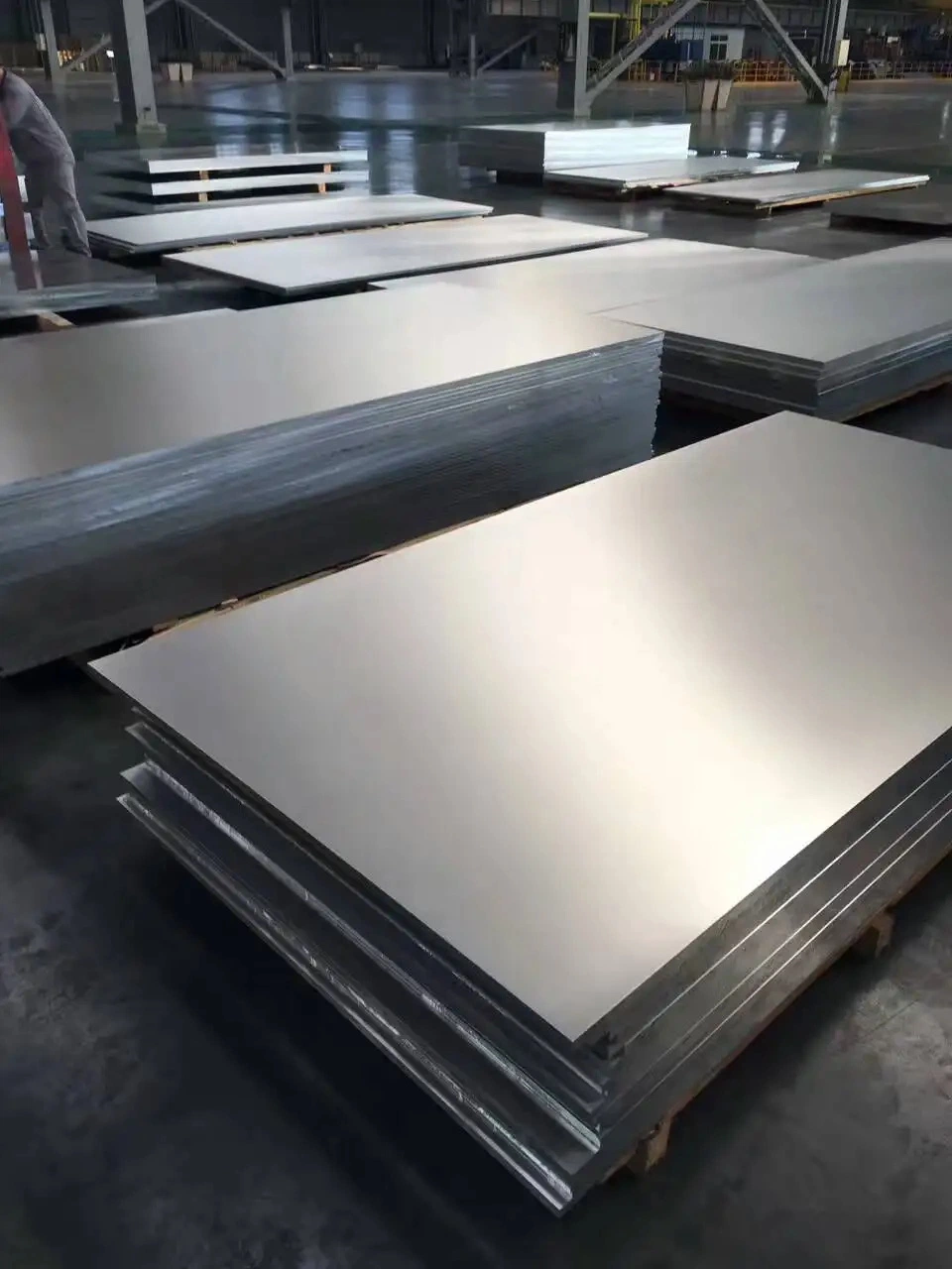 Kundenspezifische Verarbeitung und Produktion geprägtes Aluminiumblech 3003 2024 5052 6061 5083 Aluminiumplatte