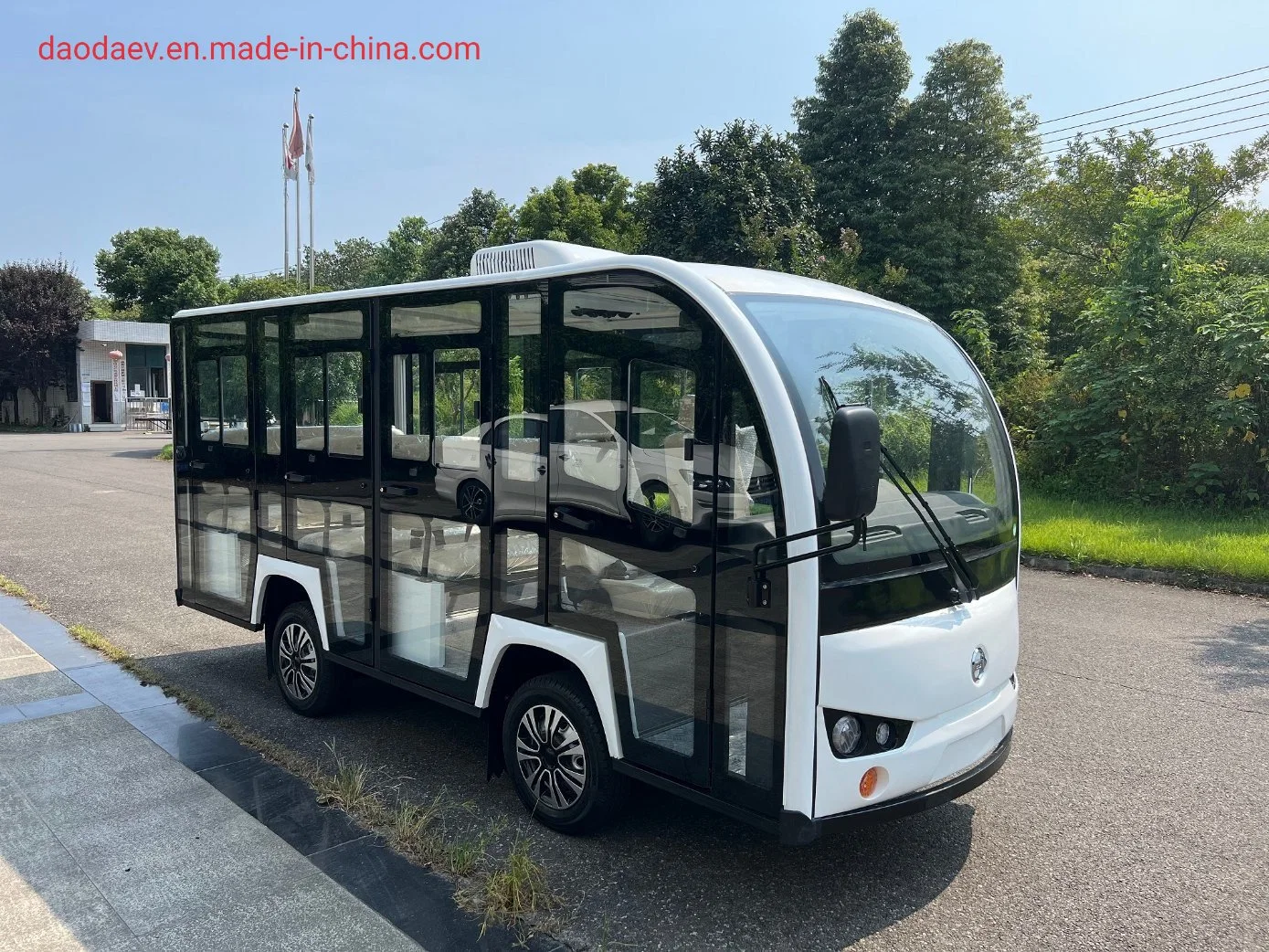 China Fábrica Alta Performance 72V 7.5kw Super Carga de Energia 11 Passageiros Bateria de Lítio Elétrico Ônibus de Turismo Aberto Fechado Carro de Turismo Minibus F11m-Qm12