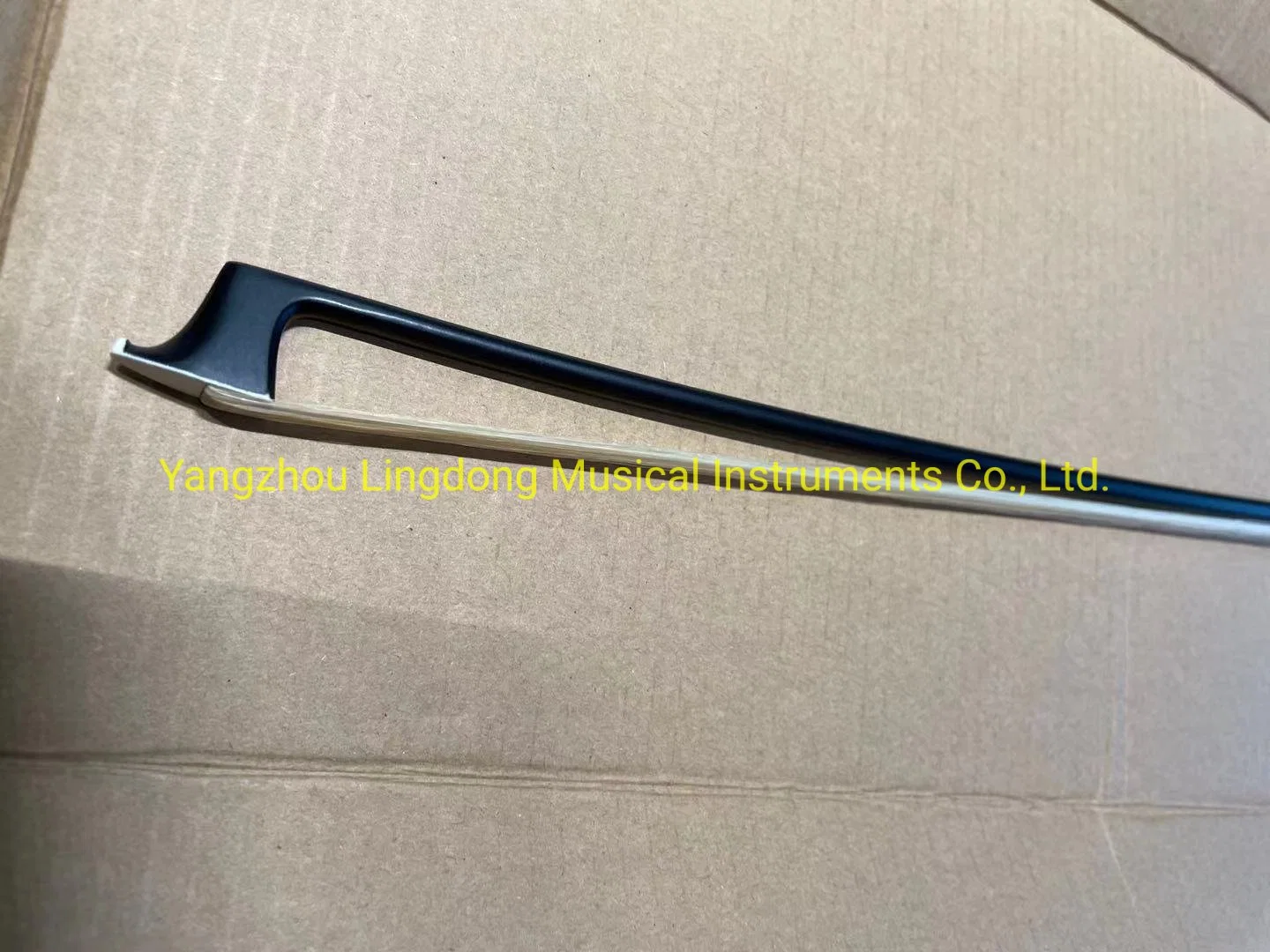 Wholesale/Supplier Black Carbon Fiber Violin Bow in China