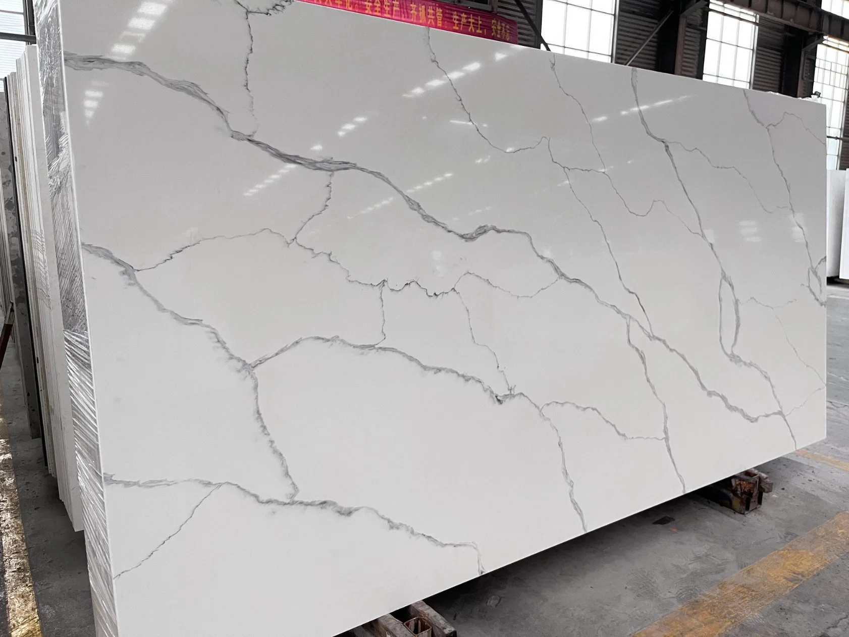 Wholesale/Supplier China Polished Calacatta White Marble/Granite Veinsartificial /Engineered Quartz Stone Slabs