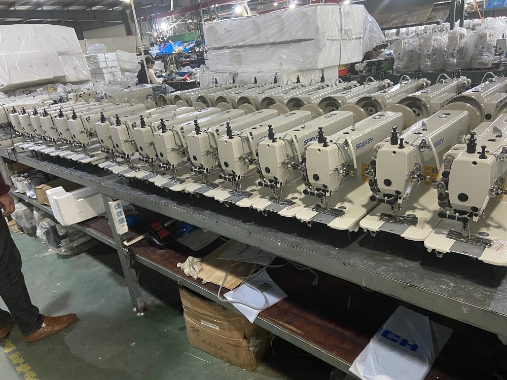 Sk0303-12 Top and Bottom Feed Lockstitch Sewing Machine