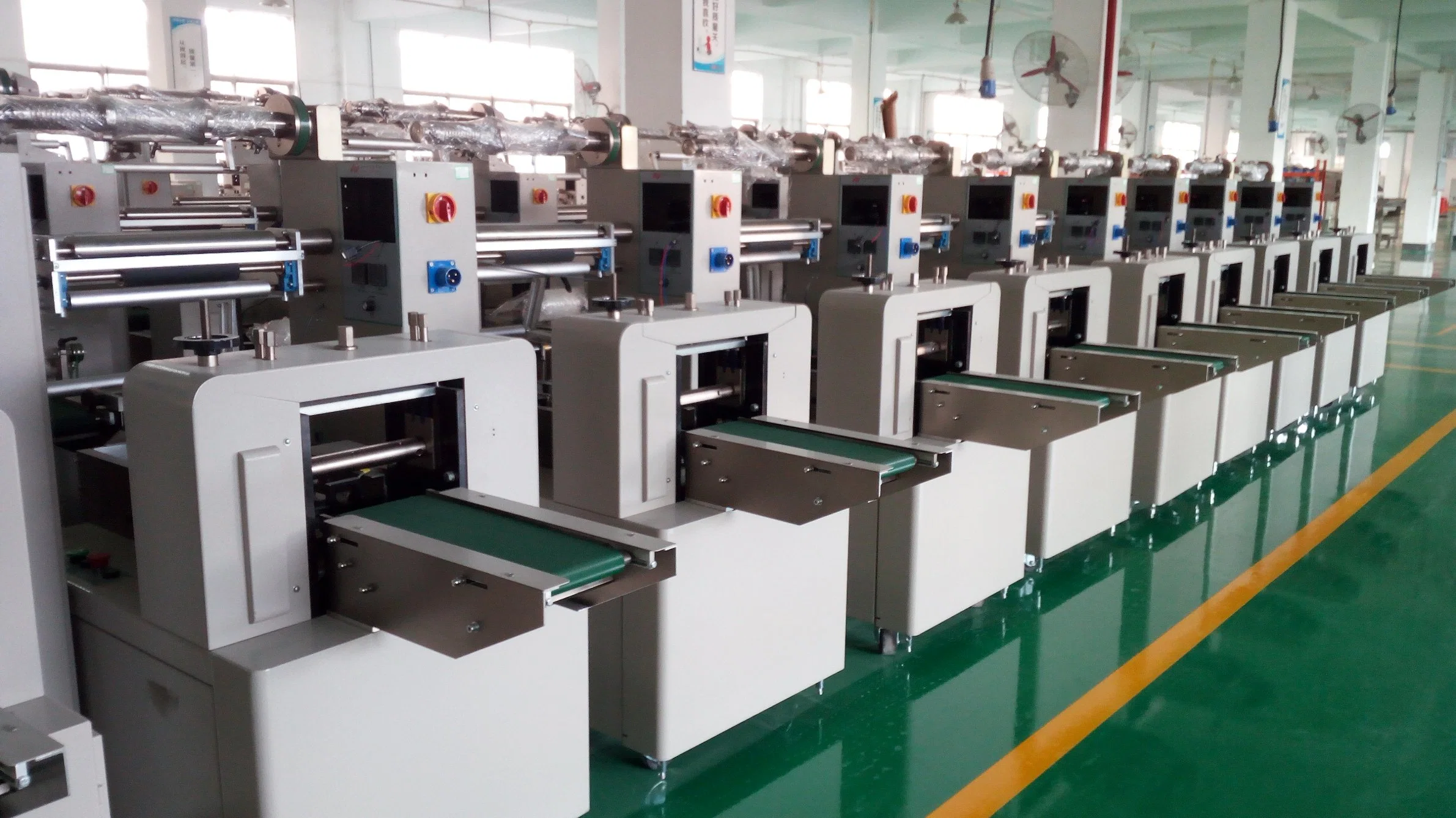 Pillow Bag Packaging Machinery Equipment Automatic Pouch Packing Machinery Toilet Bath Hotel Bar Soap Pillow Packing Machine