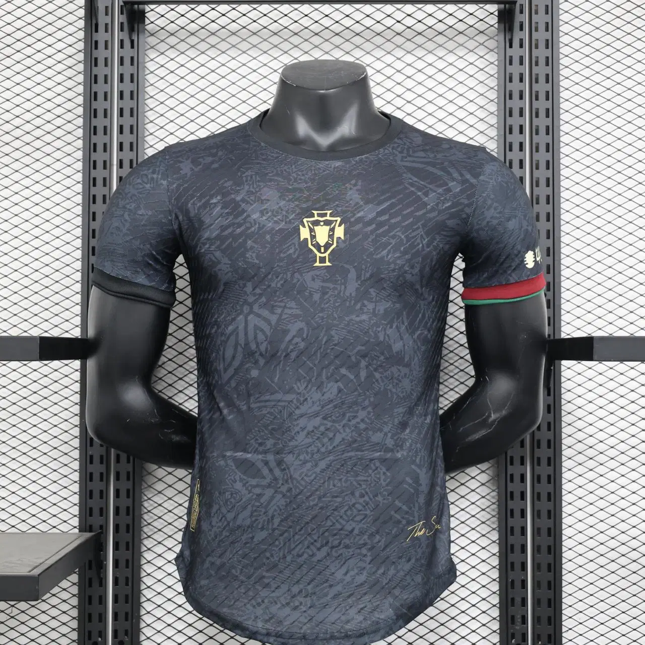 2324 Nouveau maillot de football Portugal Maillot de football spécial vierge de qualité thaïlandaise Fabricants de maillots de football noir original.