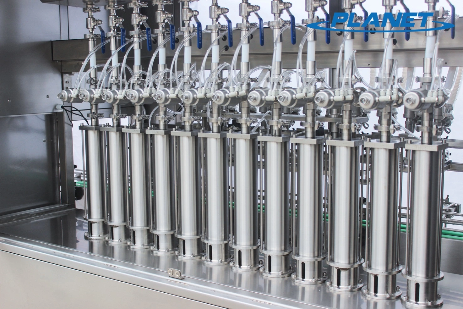 Automatische Alkohol Hand Sanitizer Gel Liquid Filling Machine für chemische Industrie mit Deckelkennzeichnungsgeräten