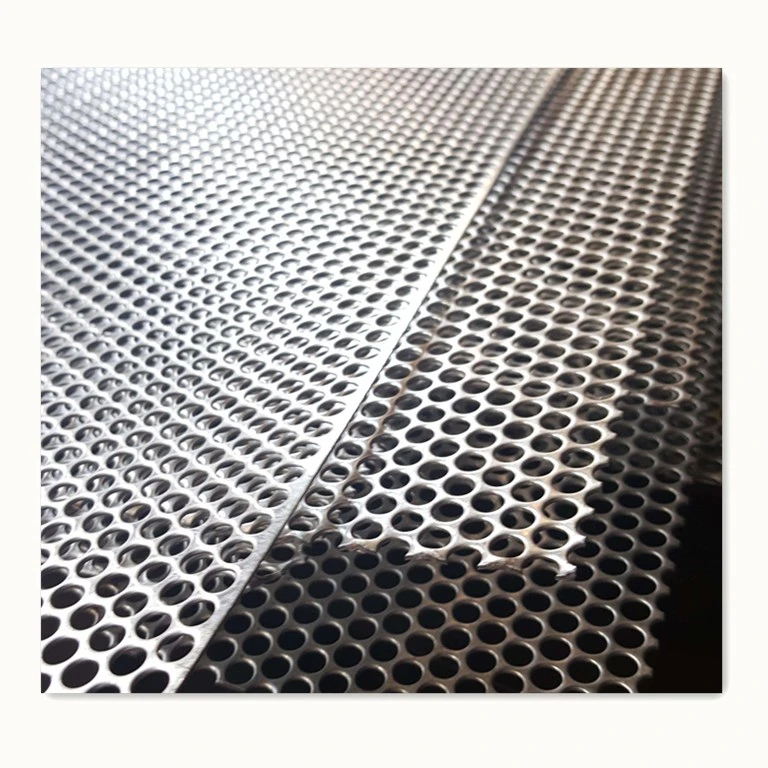 2022 Powder Coated Perforated Metal Wire Mesh Punched Sheet / Plate / Net