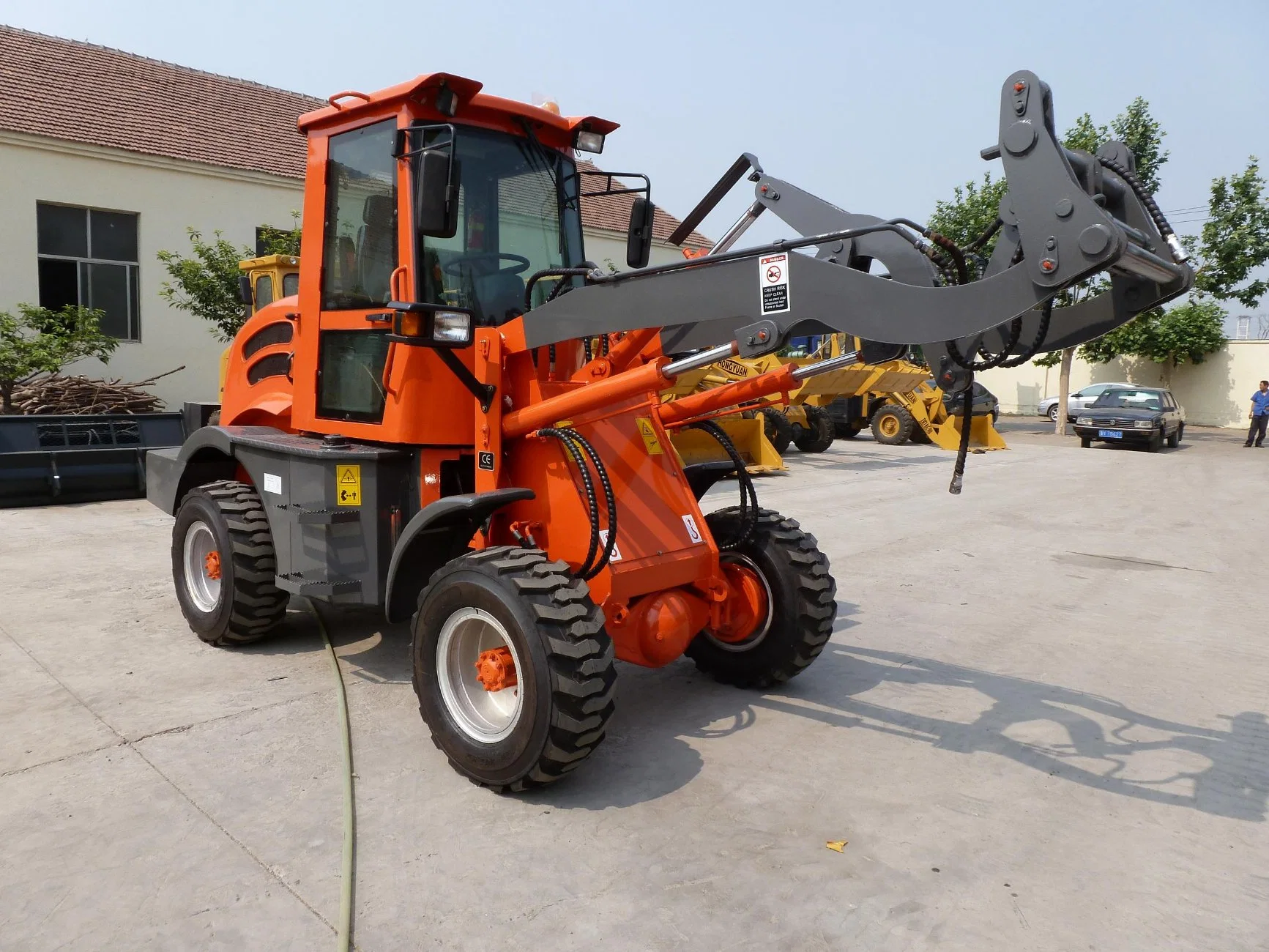 CE Certificated (HQ915) with Road Sweeper 1.5 Ton Articulated Loader