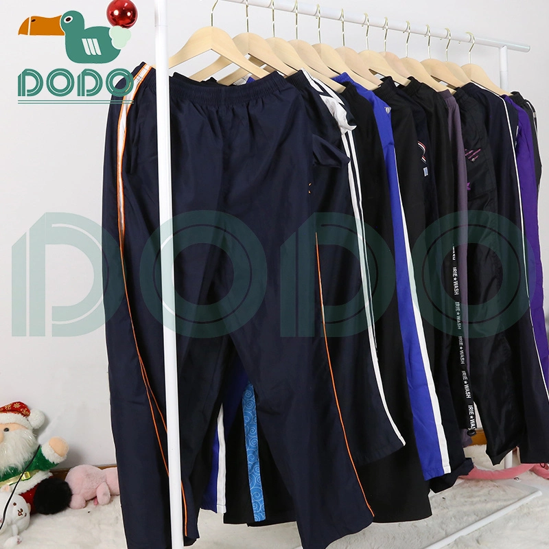 Ukay mejor ropa de calidad pacas ropa deportiva de los hombres utilizaron balas de la chaqueta