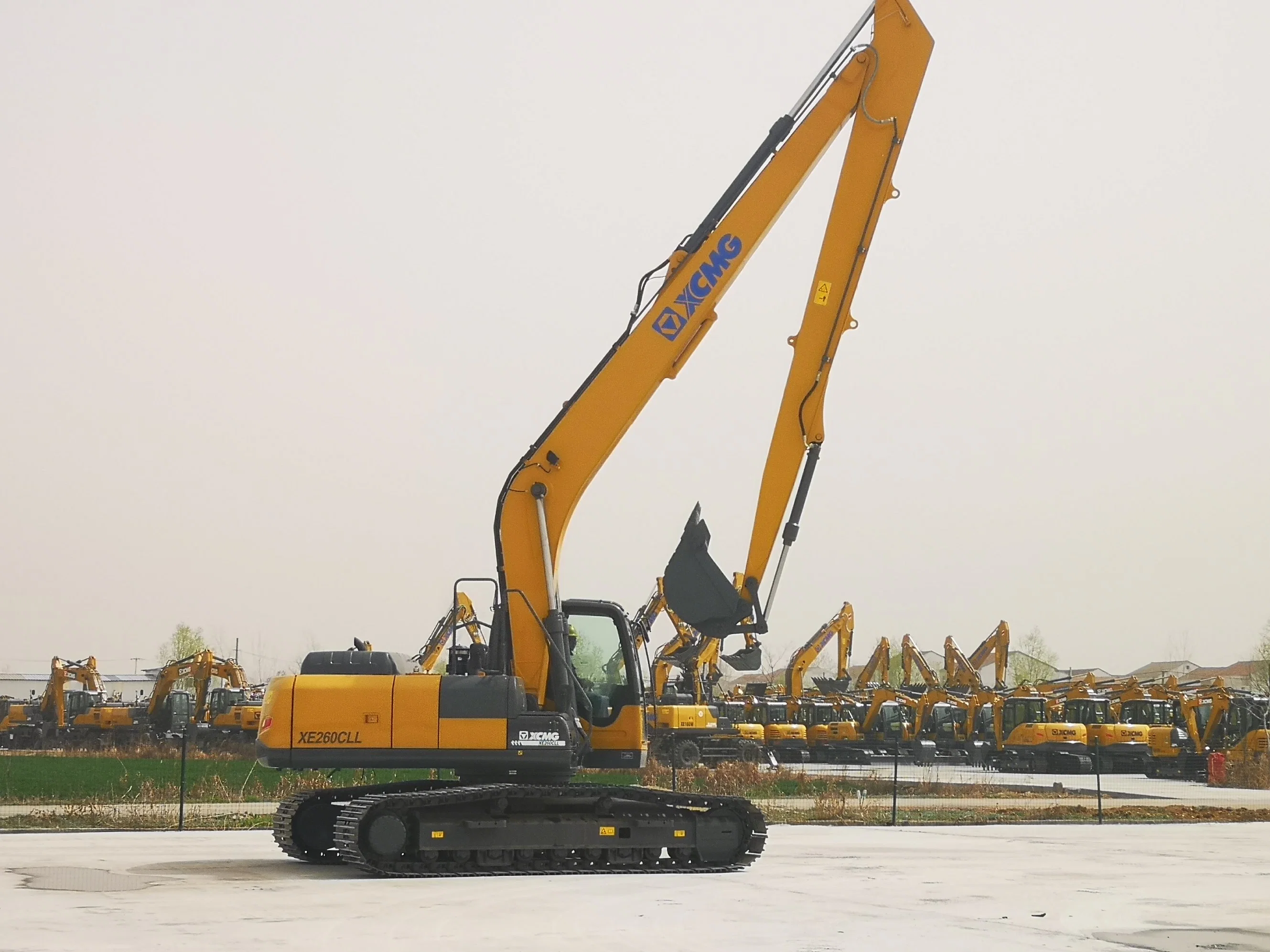 Xe260cll 25ton Crawler Excavator Construction Equipment for Sale