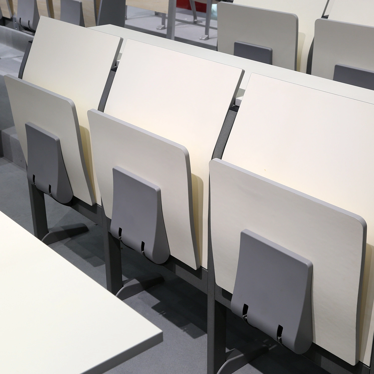 Auditorium Salle de conférence Éducation Université Étude Étudiant Salle de classe École Mobilier