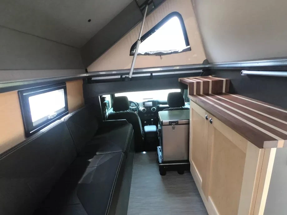 New Style 4X4 off Road RV Caravan Pop Top Truck Camper Van
