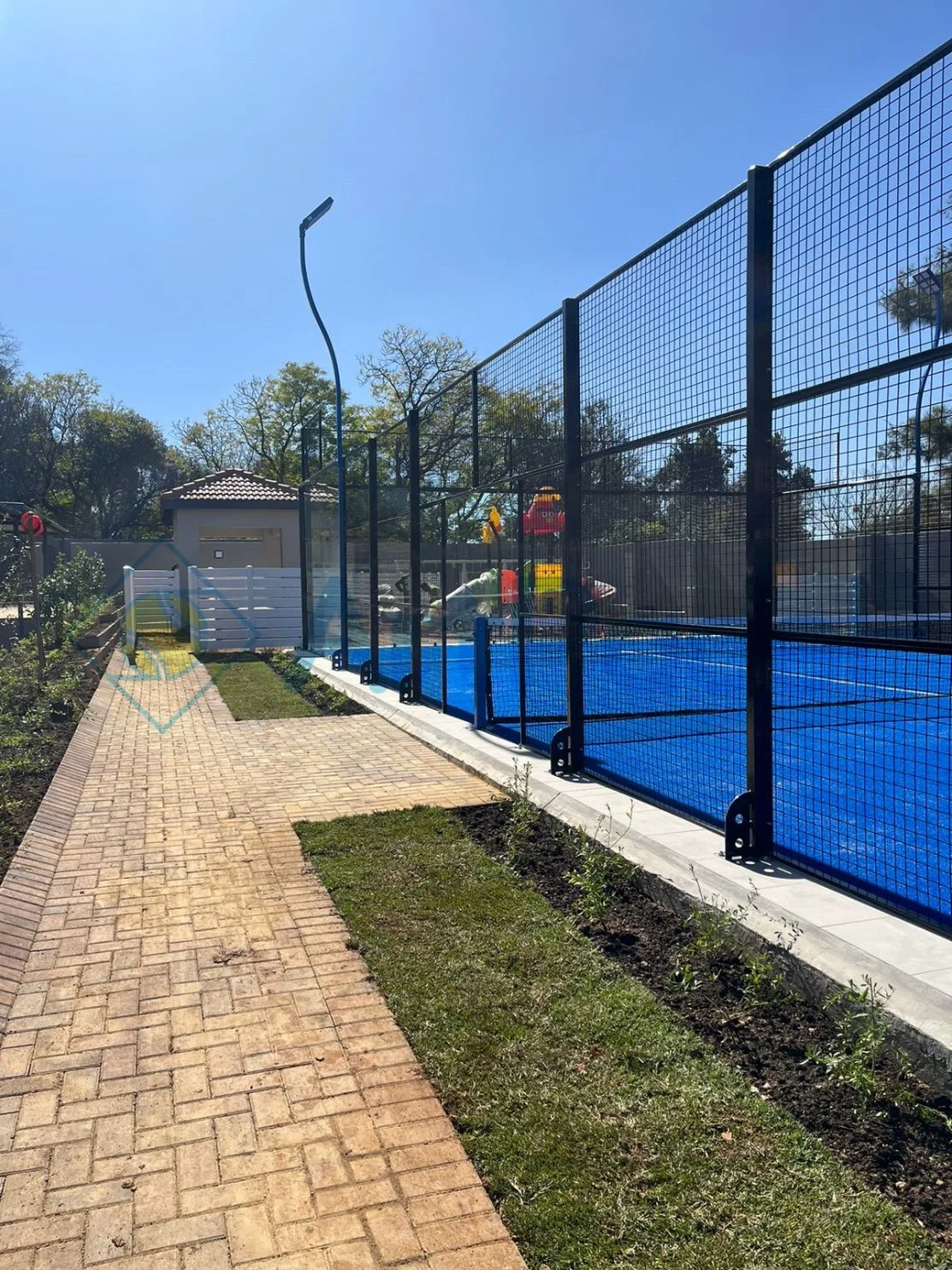 Super panoramique Padel court-haute qualité et détails champs de sport utilisés