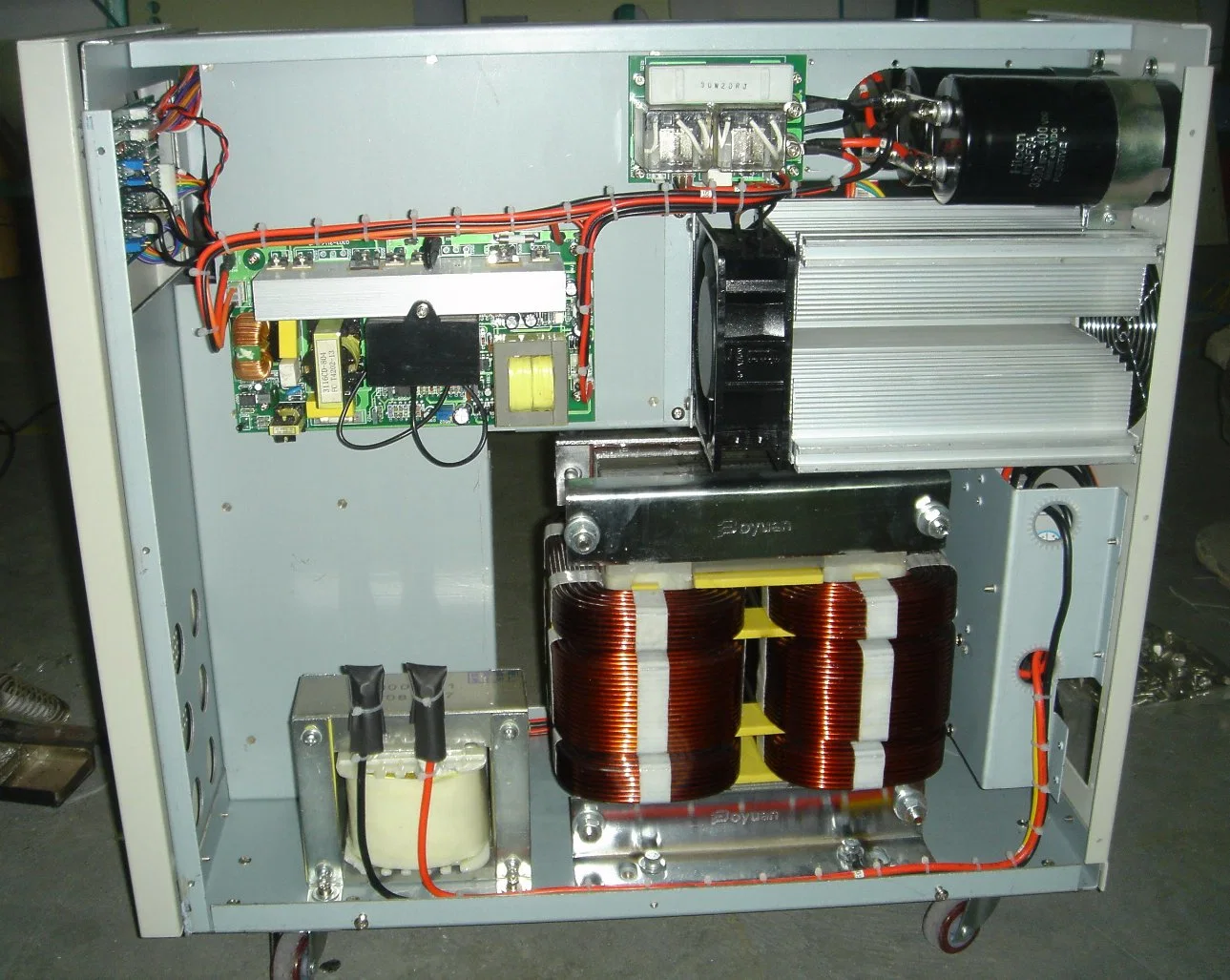 Low Frequency Online Sine Wave UPS with External Battery