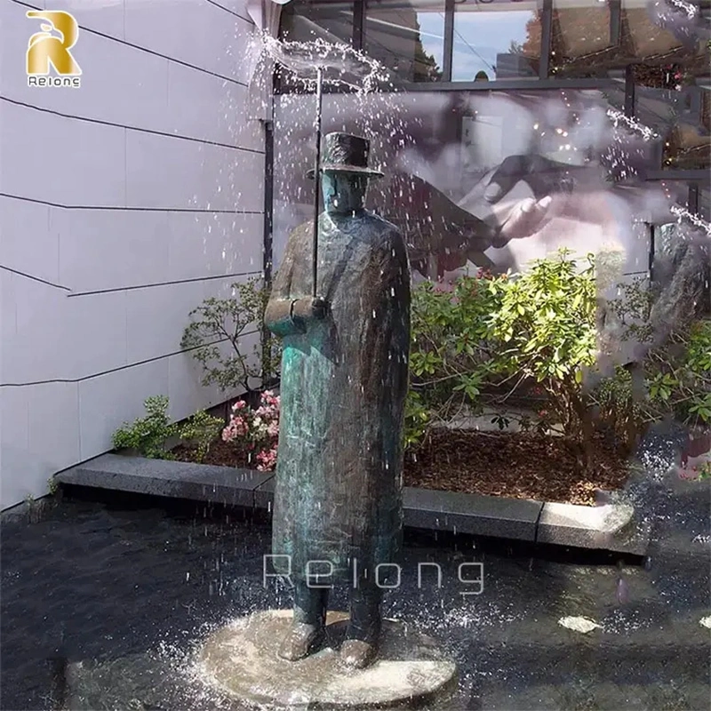 Popular Outdoor Modern Garden Home Decoration Abstract Bronze Standing Man Water Fountain Supplier