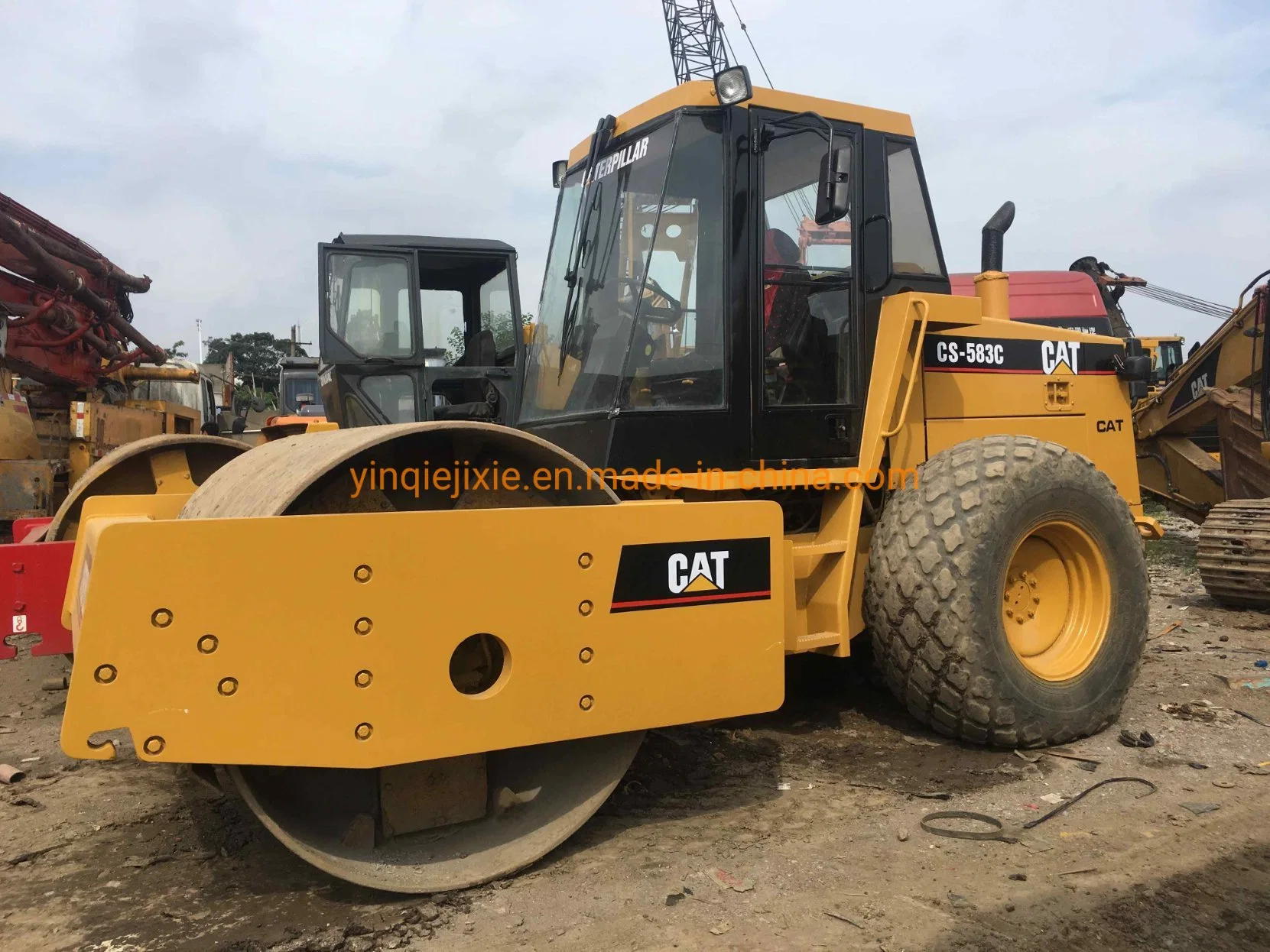 Used Caterpillar Road Roller Cat CS533 Vibratory Roller