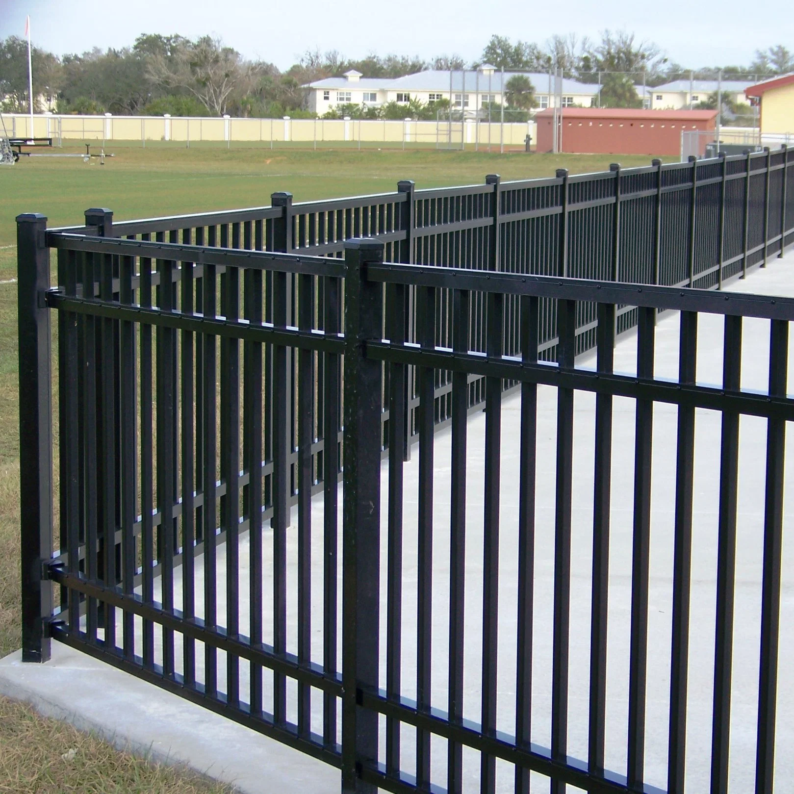 Aluminum Ornamental Fence Garden Fencing Panel Wholesale/Supplier