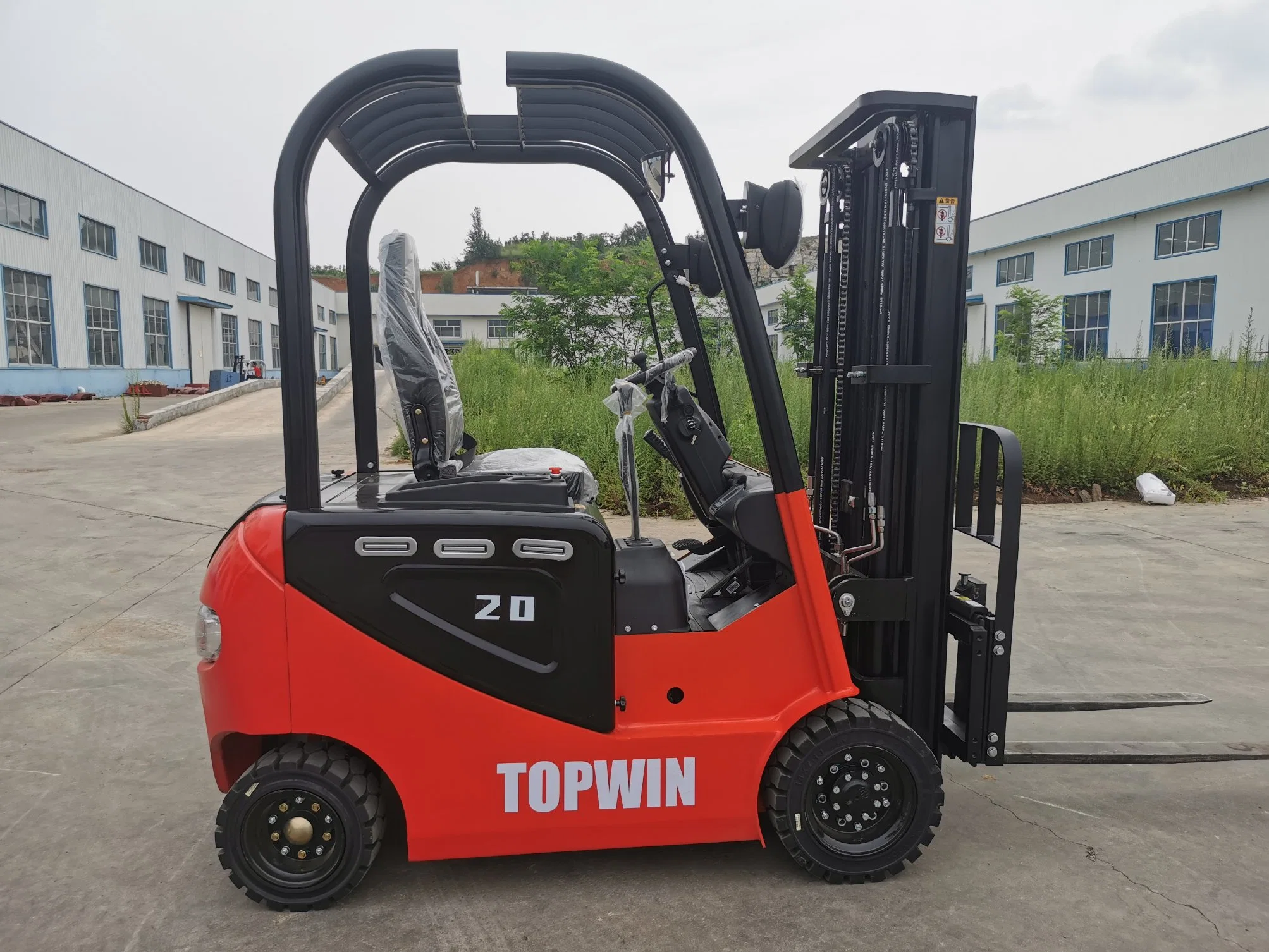 European Design Made in China Electric Forklift Truck