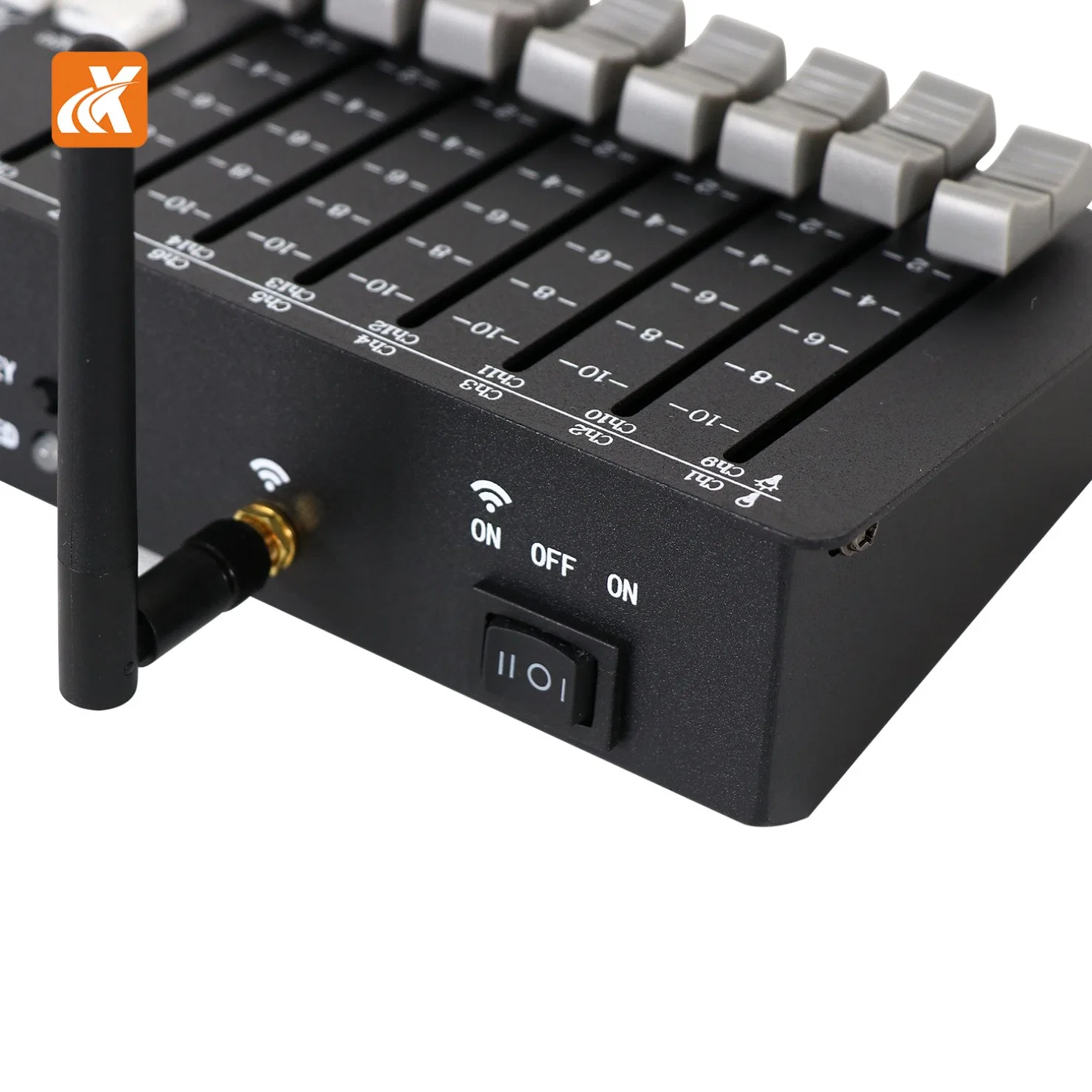 Modèle de la console sans fil Kt-Wf08 9W de puissance connecteur XLR 3 broches à 4 chiffres Récepteur signal Lumière douce numérique