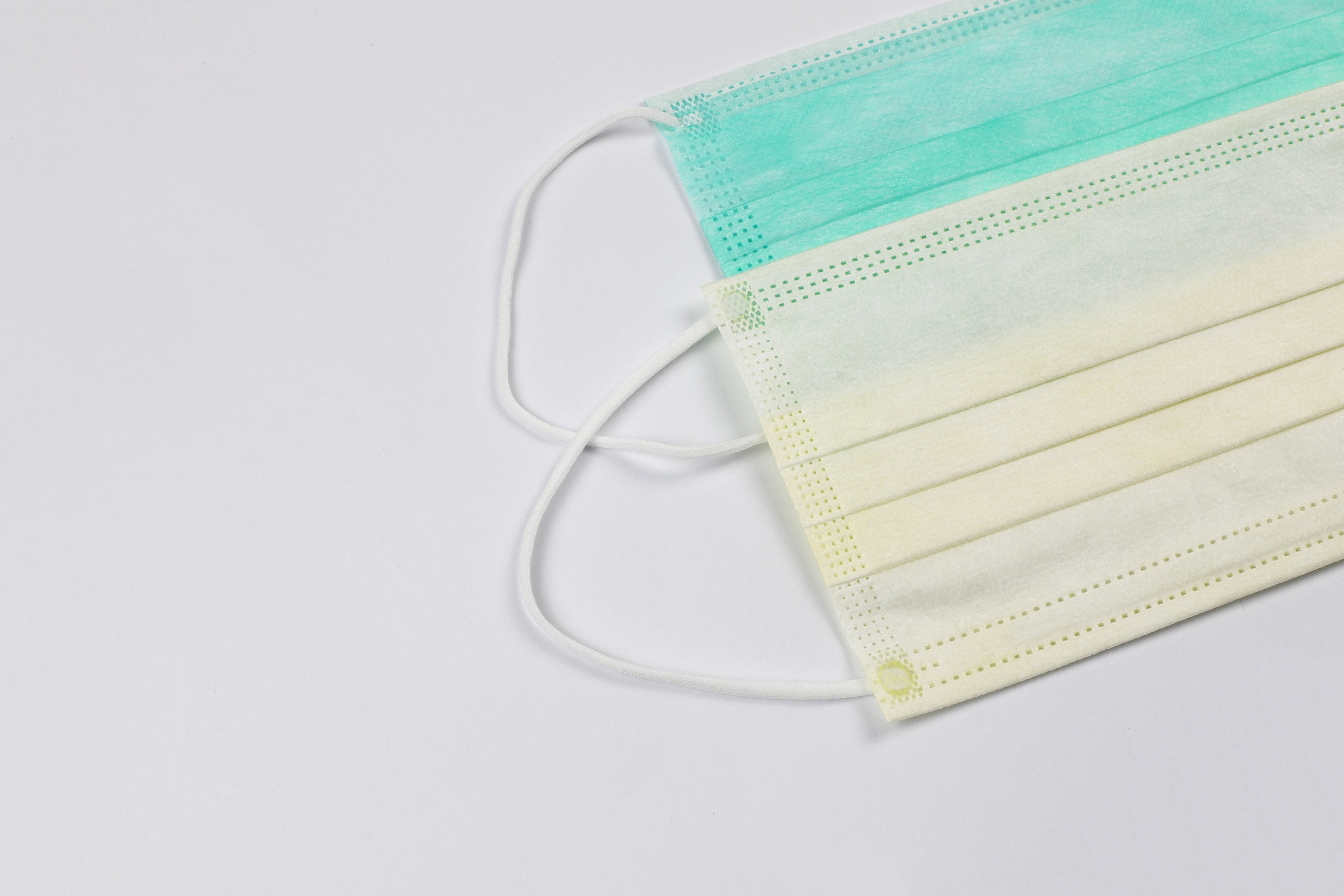 Low Resistance 1.8 High Filter 99 Super Breathable Disposable 3 Ply Protective Face Masks