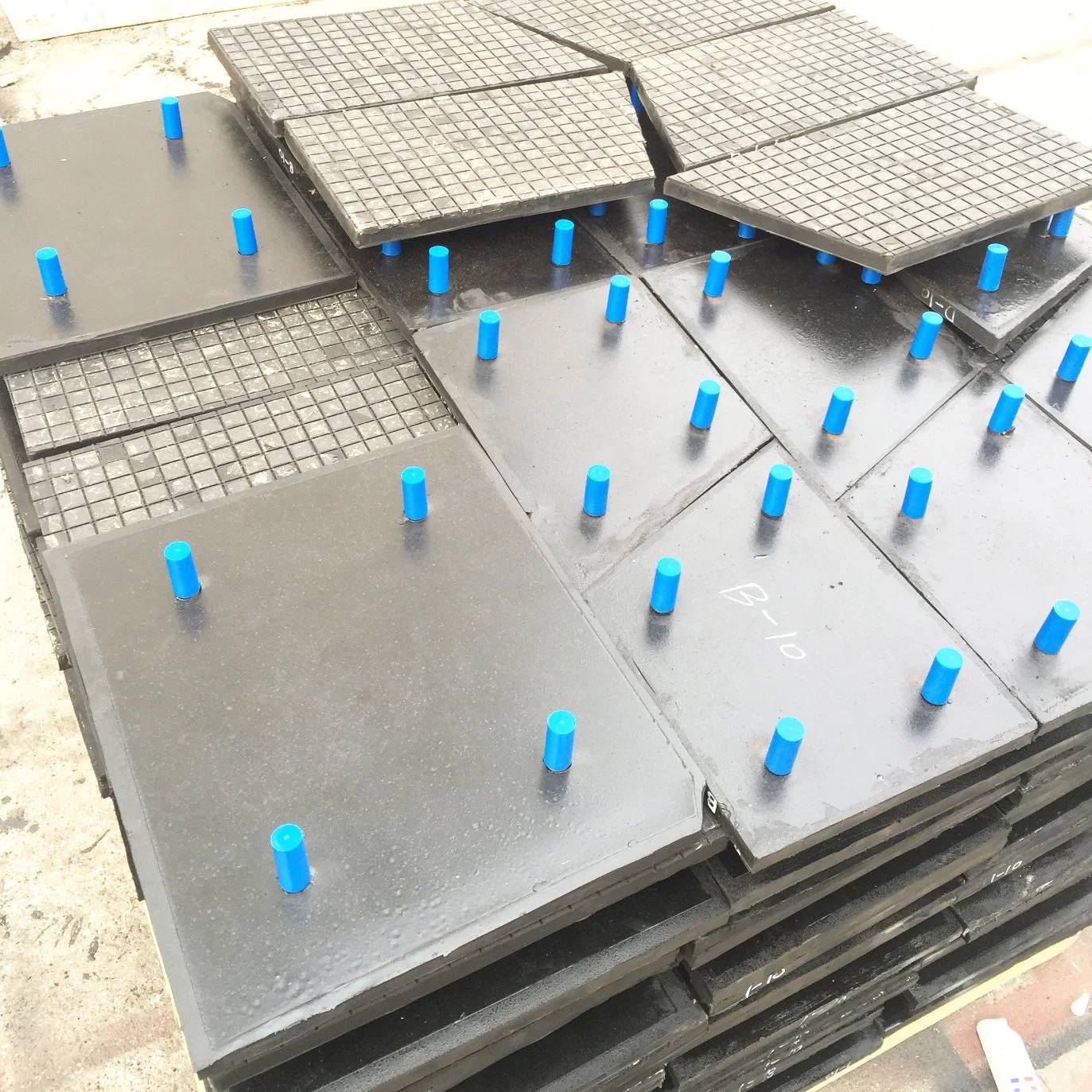 High Hardness Rubber Ceramic Tile Bonding Backed Ceramic Wear Lining Composite Ceramic Rubber Mat for Industrial Equipment