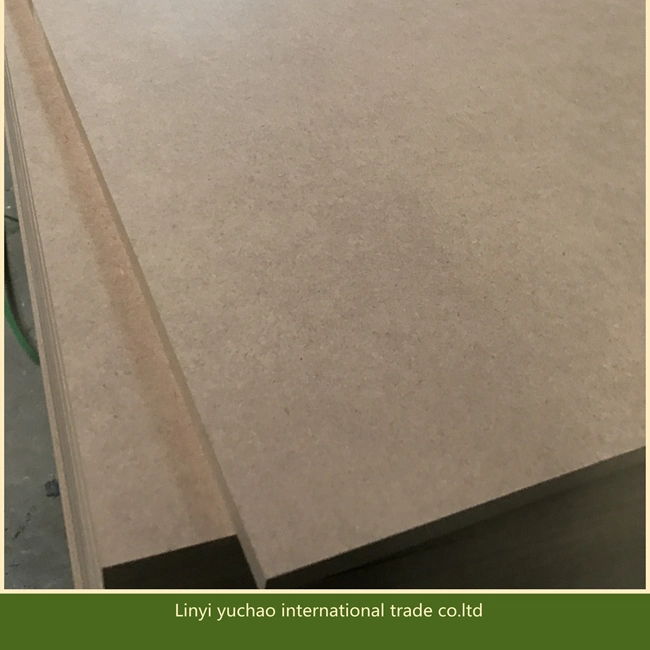 El CARB P2 Certificado normal de 12mm MDF MDF / Raw para muebles