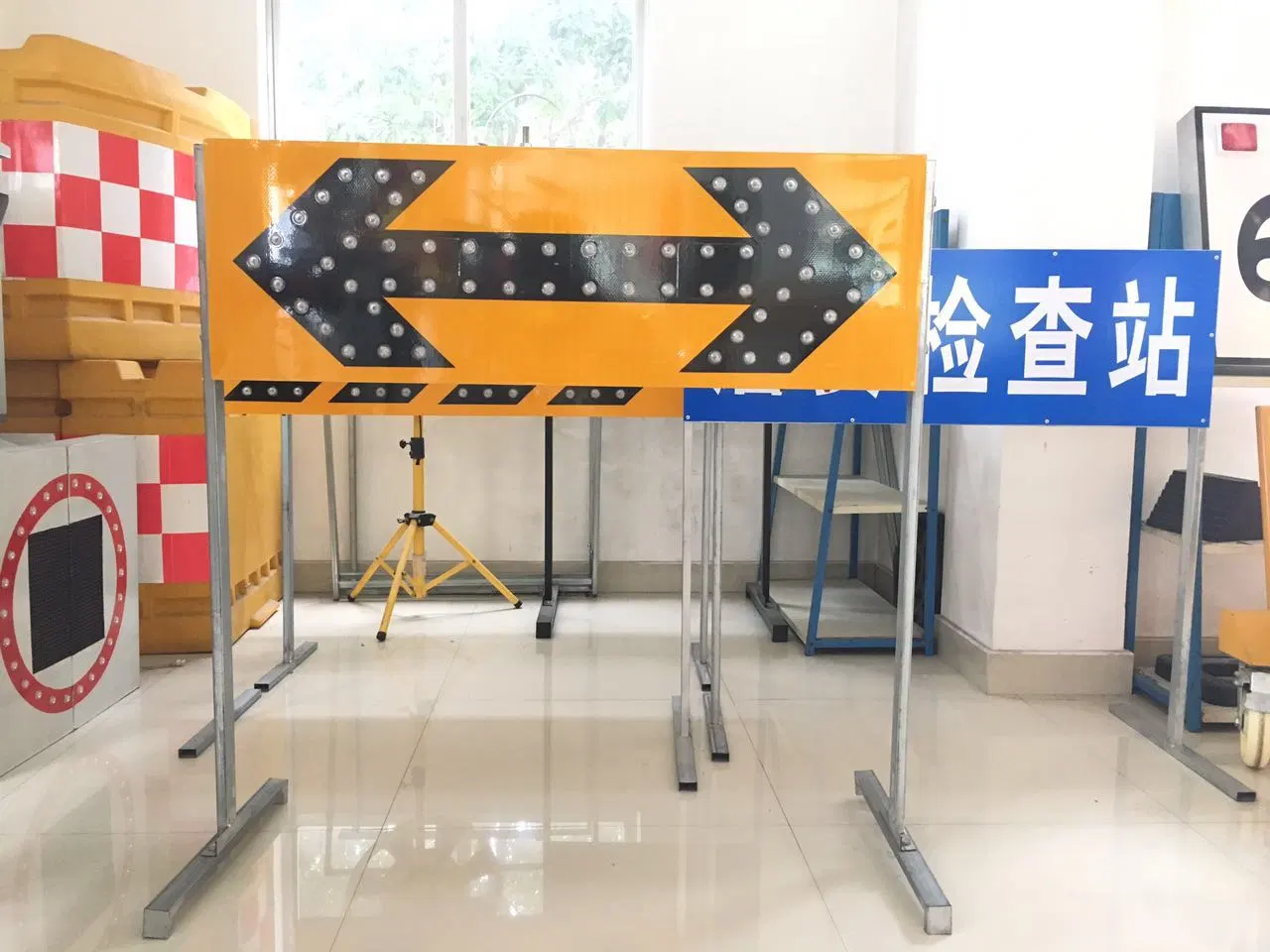 Customizable Flashing with Solar Panel Traffic Signs Traffic Warning Road Sign Triangle Warning Board with Solar Panel