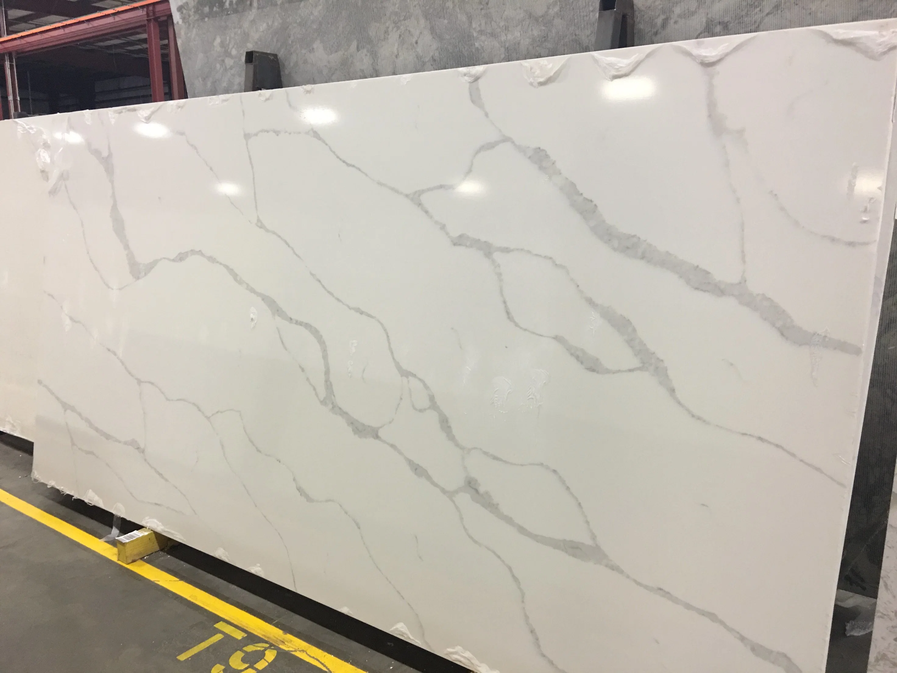 Bianco Calacatta White Quartz Slabs Price for Sale