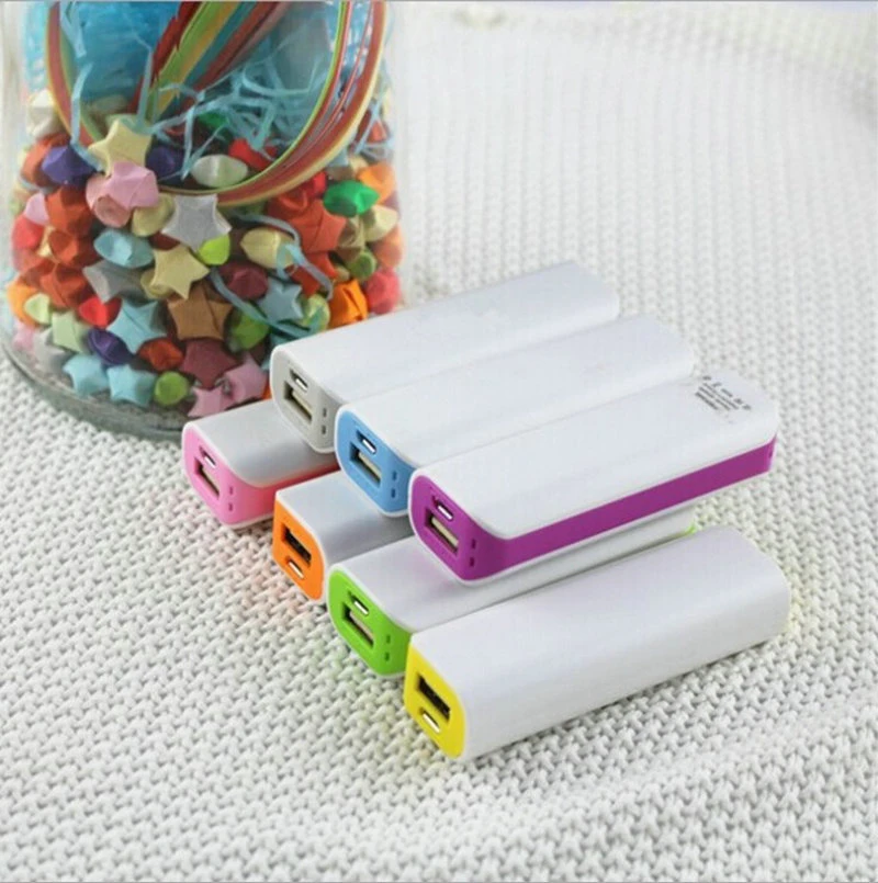 Low Price Powerbank Promotional Gift Plastic Power Charger for All Cell Phones