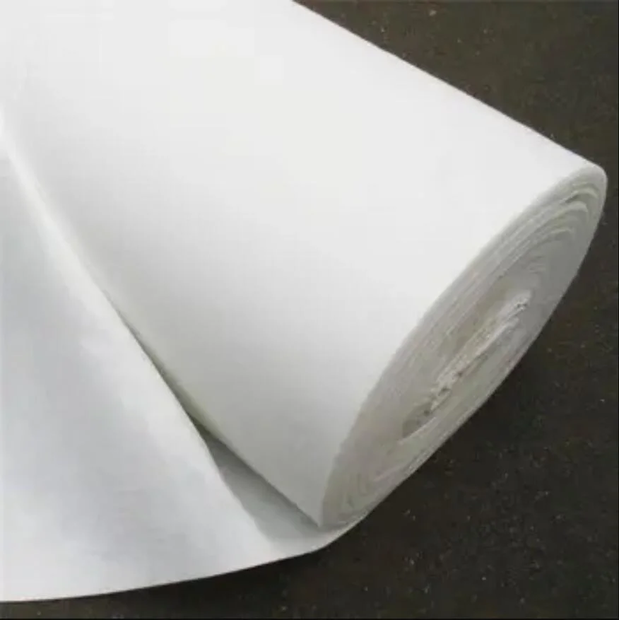 El poliéster blanco de la aguja en el pecho siente Nonwoven perforada.