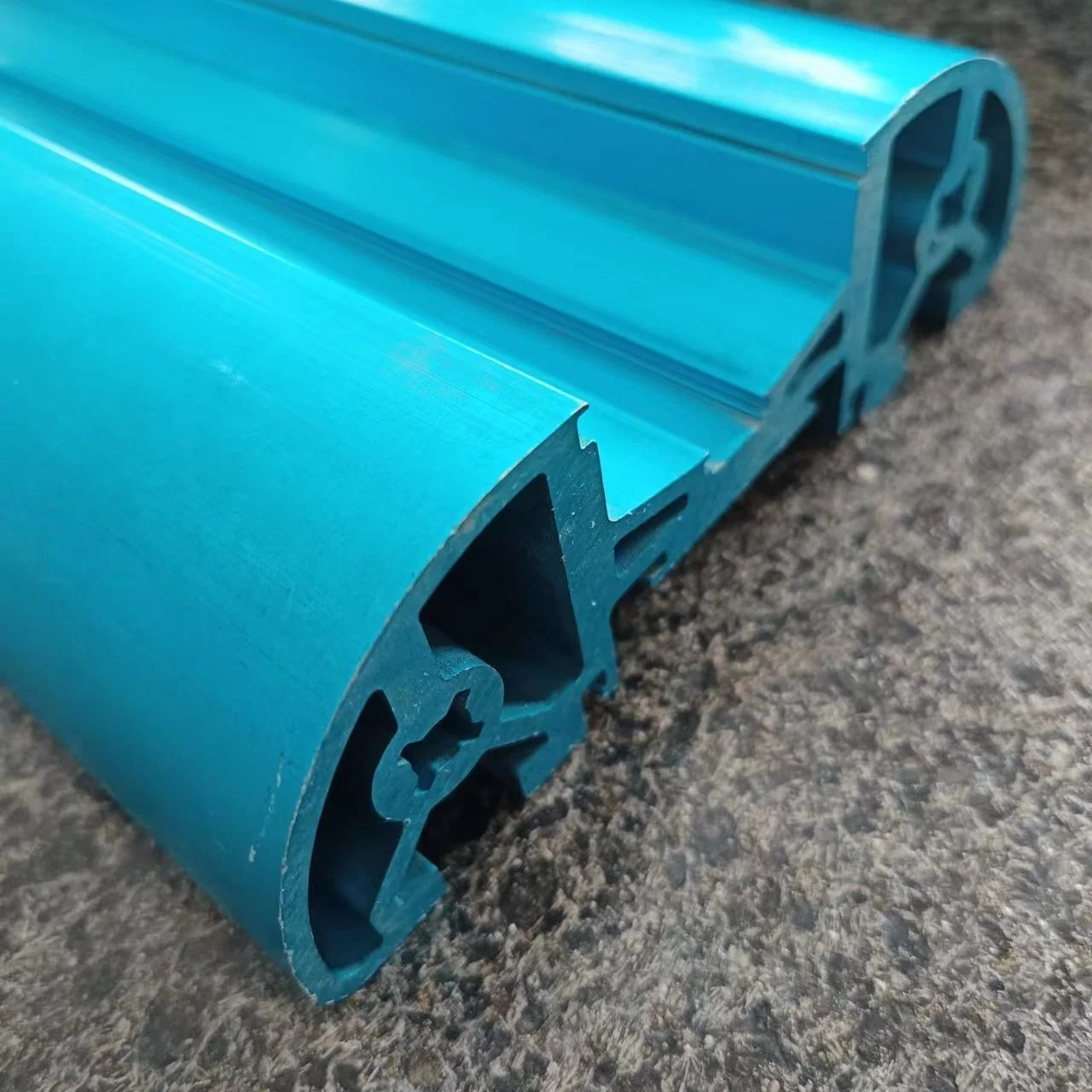 Aluminium Profile for Equipment Accessories with Turquoise Color Oxidation