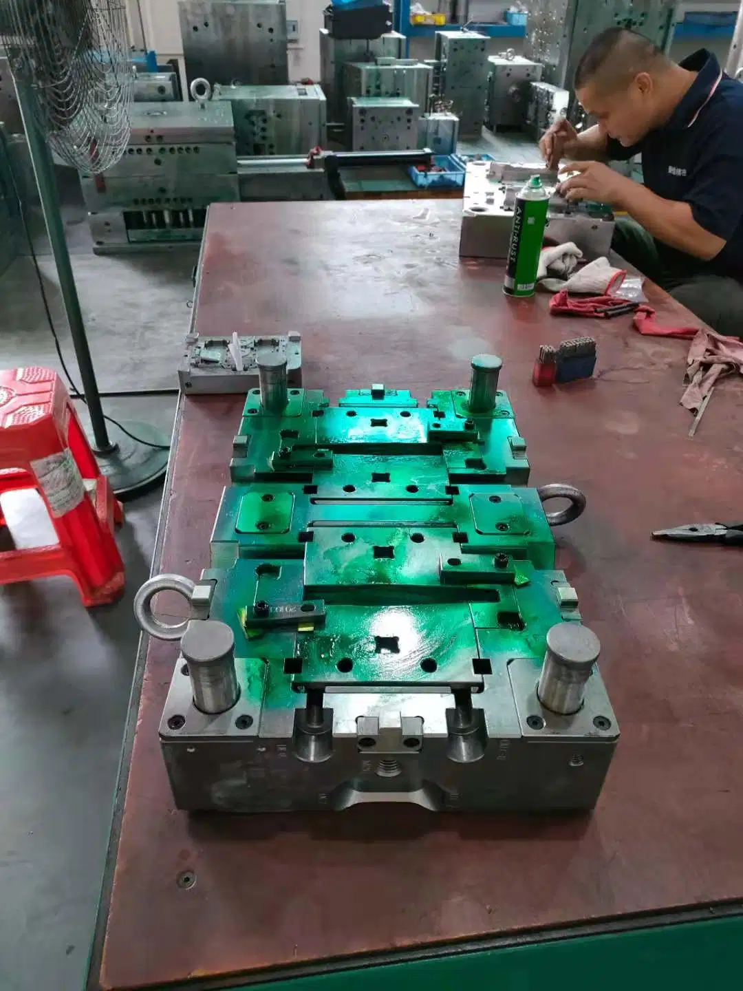 OEM Multi-Cavity Plastic Parts Mold for Car Injection Molding