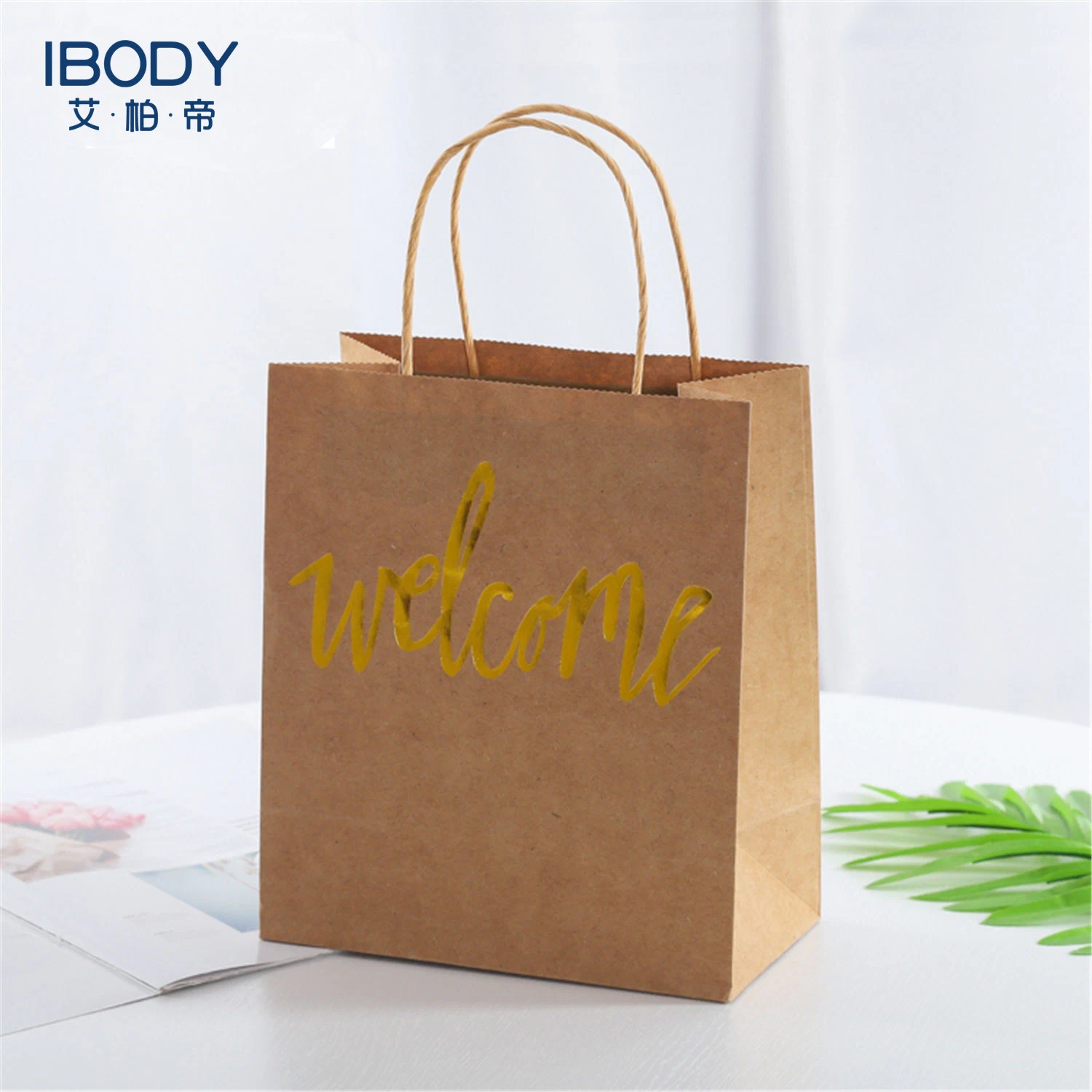 Compostable Gold Foil Hot Stamp Gift Kraft Paper Tote with Handle for Christmas Packaging Bag