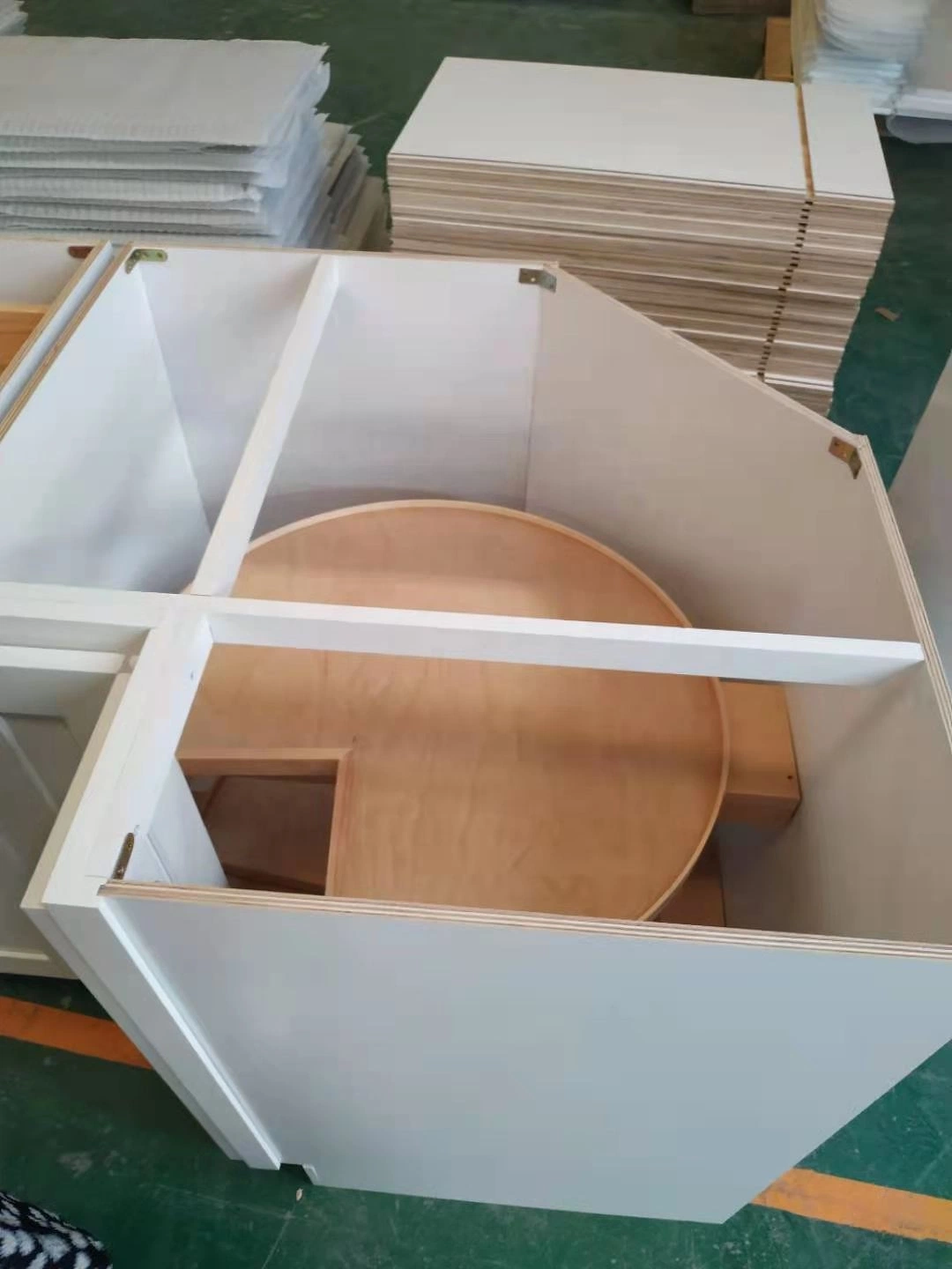 Agitador de estilo americano de madera de puertas armarios de cocina con Blum U metálico cajón bajo fregadero