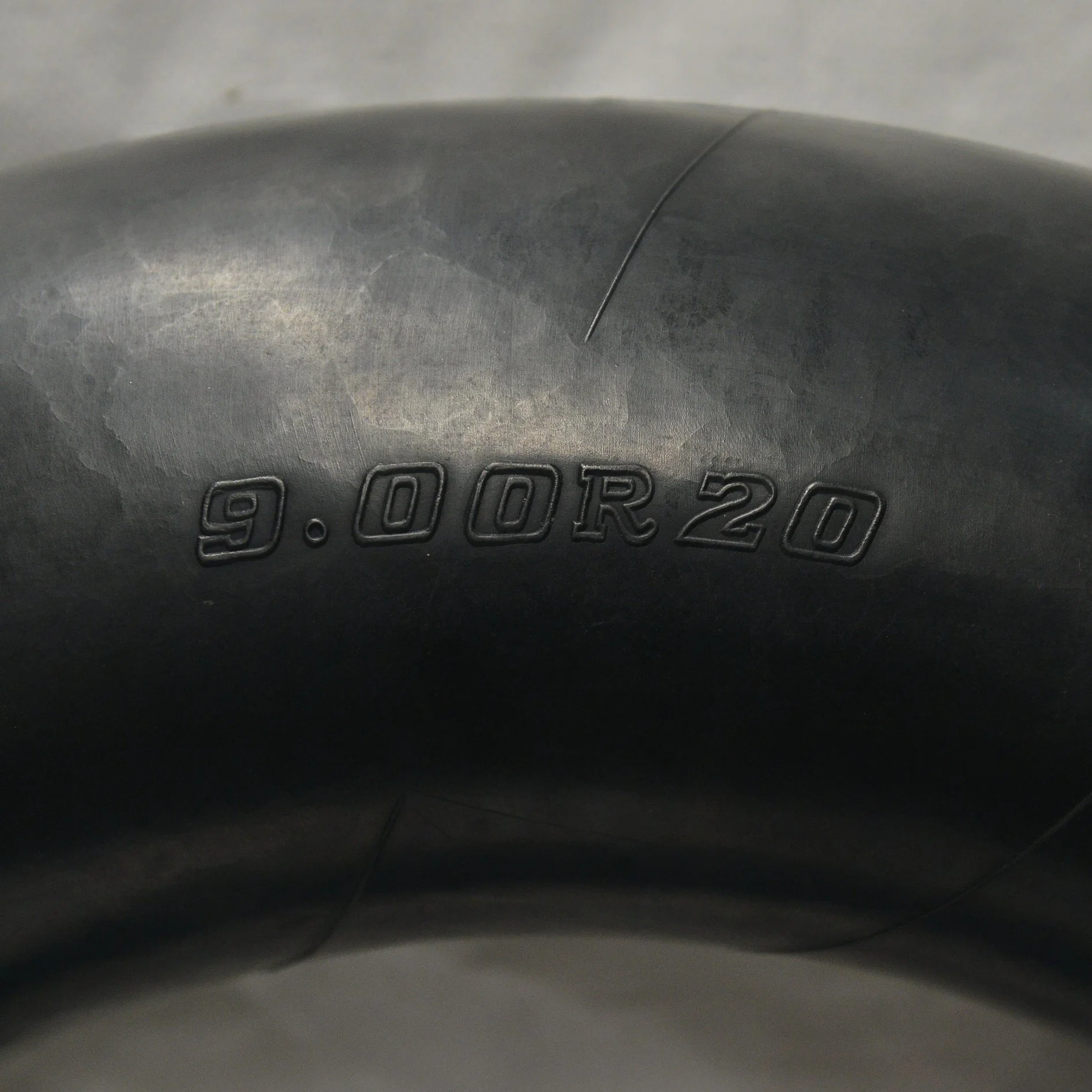 إطار الشاحنة المطاطية البوتيل أنبوب Zihai Tire 1000-20 1000r20