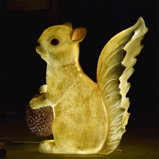 CE RoHS Approved Theme Park Outdoor Decor Waterproof Life Size Resin Fiberglass LED Squirrel Animal Lights