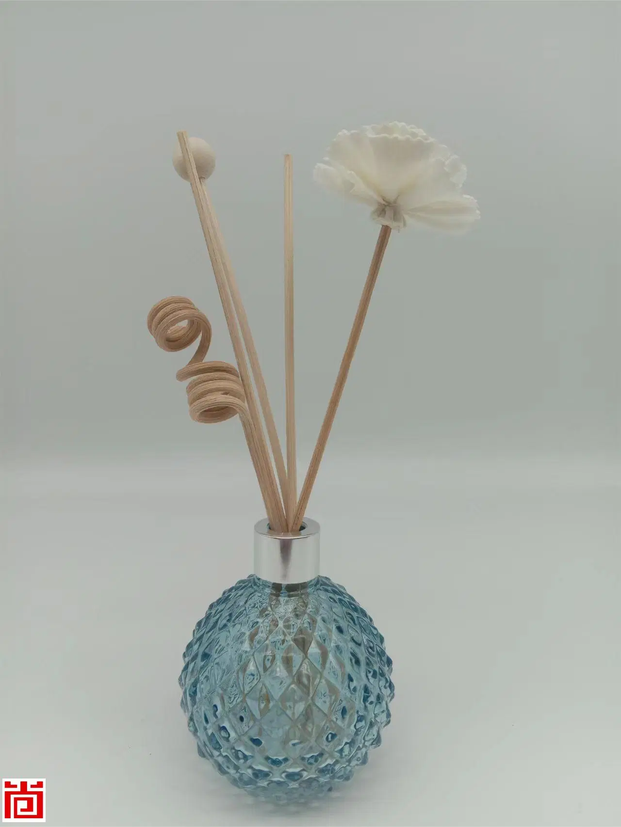 Azul claro Globe Embossed vidrio Perfume aceite Reed Diffuser para Decoración del hogar