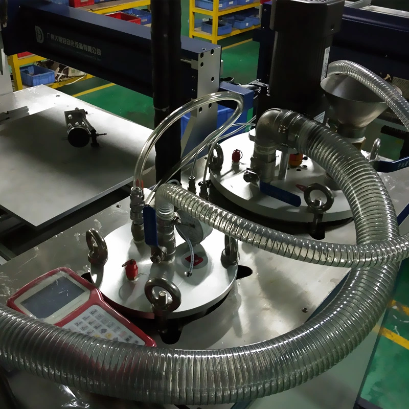 Automatische Drei Achsen-Kleber-Spender Desktop-Kleber-Spritzmaschine Groß Kapazität Leimspender Roboter