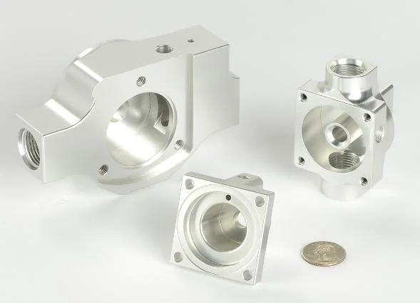 Aluminium 6061/acier inoxydable 304/laiton H59/pièces d'usinage CNC de précision personnalisées Dans champs larges