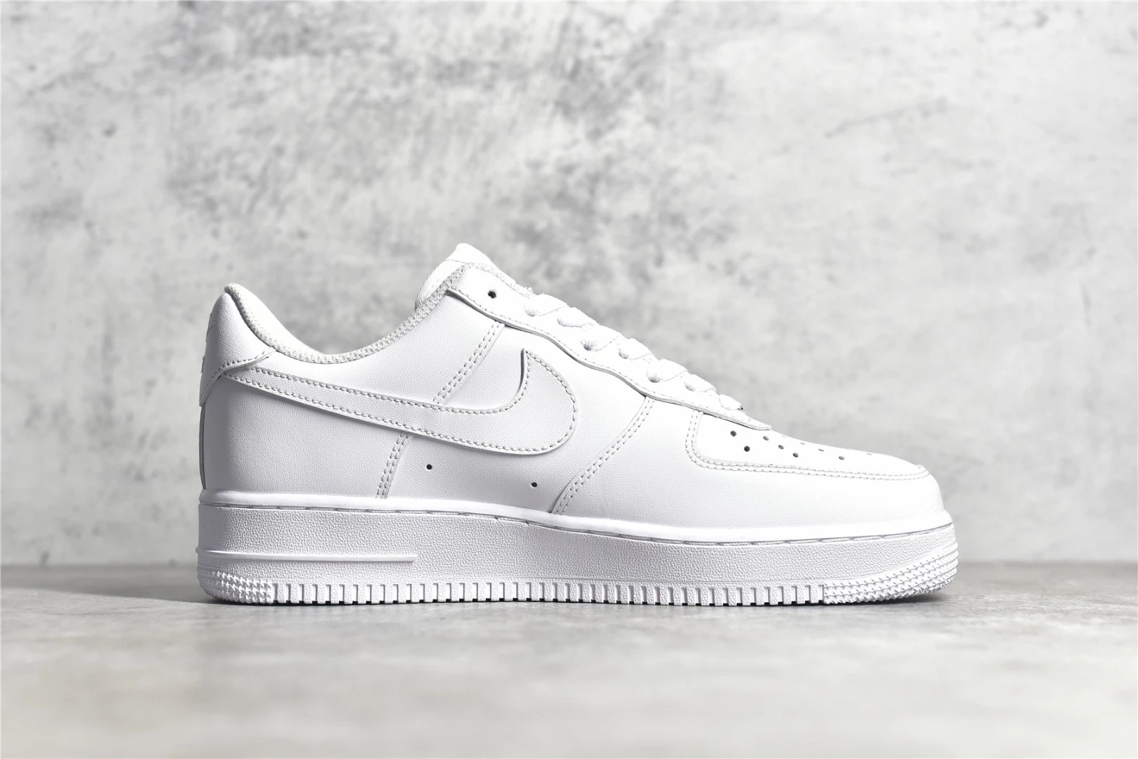 Wholesale/Supplier Price Nike Air Force 1 White Black Sneaker Bulk Price Sport Shoes Remark Size