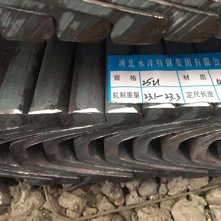 Black Hot Rolled Carbon Mild Q235 Ss400 Steel Angle China Equal Angel Bar / Angle Steel / Iron Angle