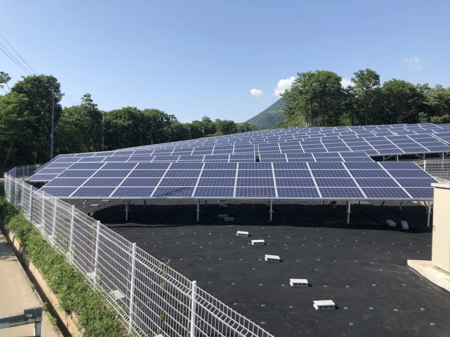 Panel solar PV montaje cercado Acero límite Granja pared Esgrima Paneles Galvanizado polvo recubierto Negro / Verde / Blanco de hierro forjado cercado