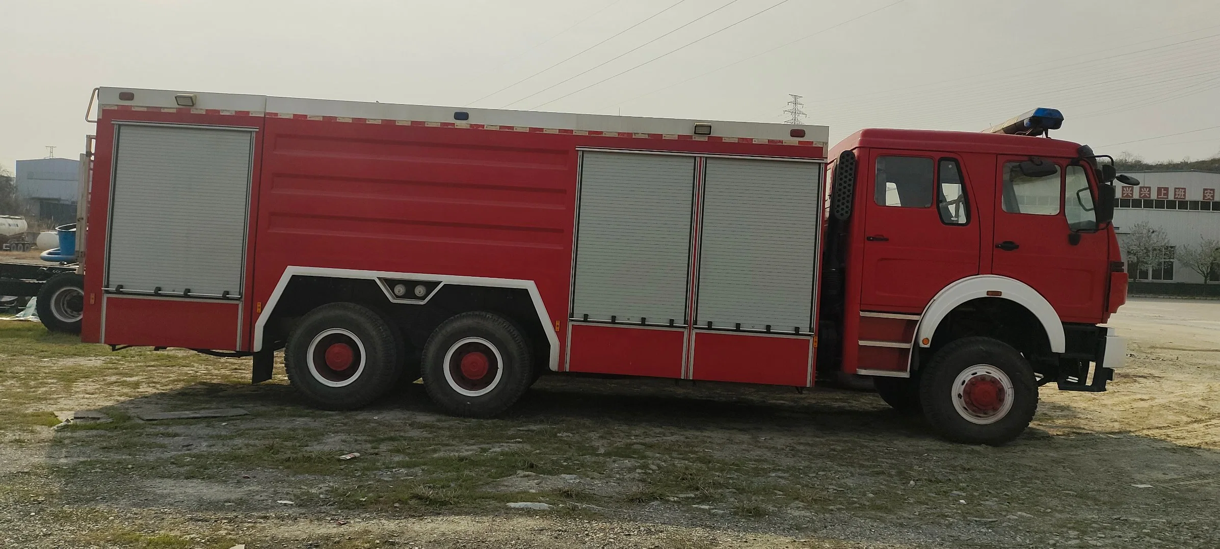 Beijing Benz Fire Truck All Drive 6*6 Crew Cab