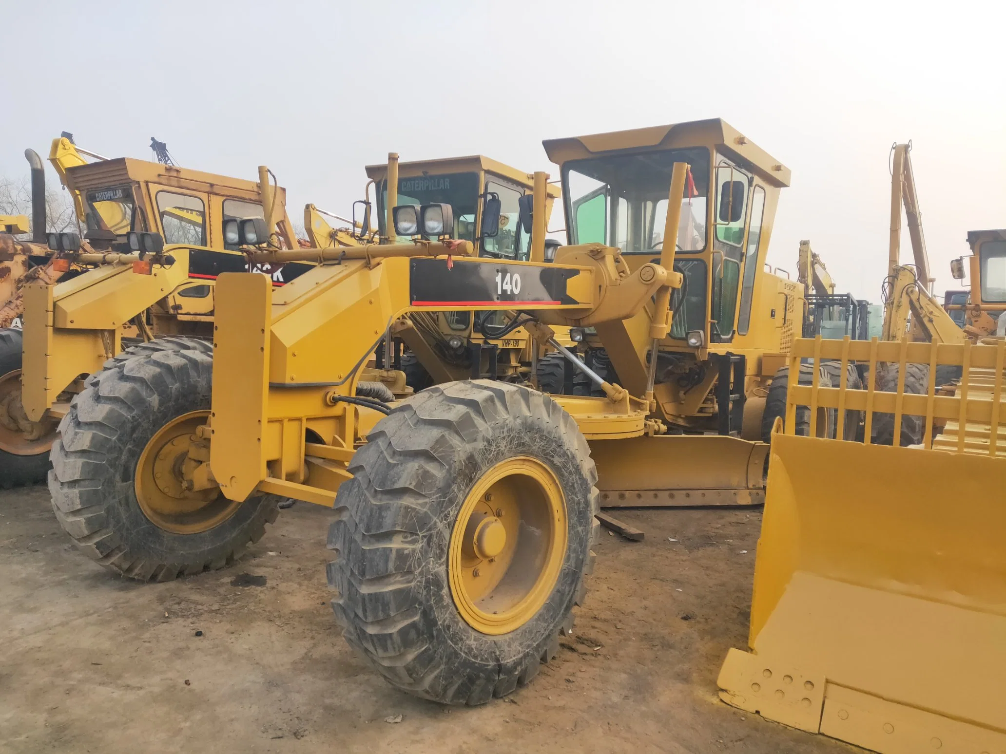 Utiliser la construction de routes de haute qualité de niveleuse à moteur Caterpillar Cat 140K, 140K de niveleuse efficace avec le libre-vente pièces de rechange à chaud