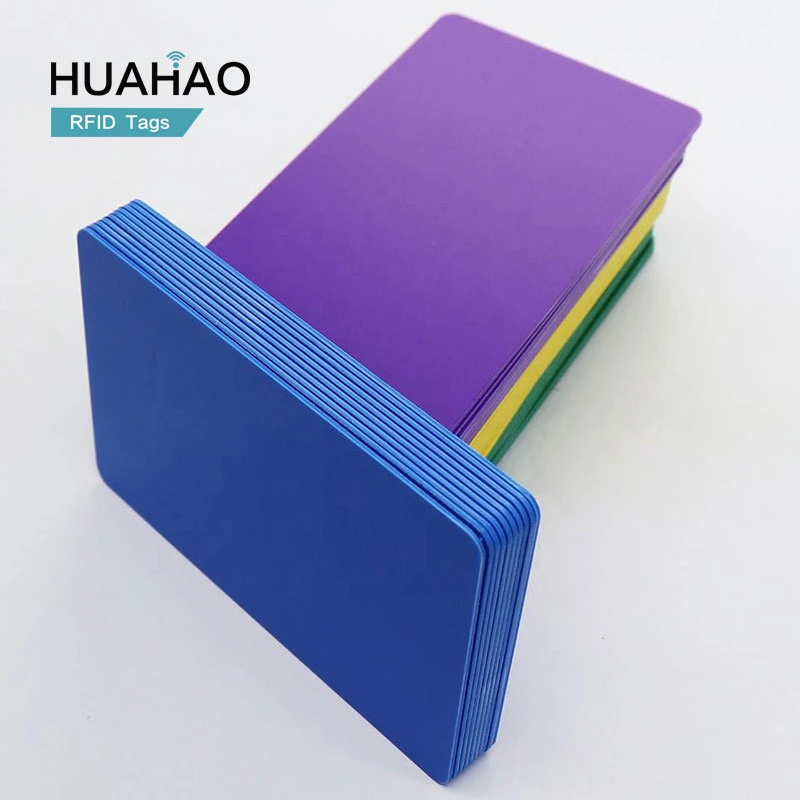 Huahao personalizados Fabricante de plástico de color blanco de PVC RFID Hf Smart Card