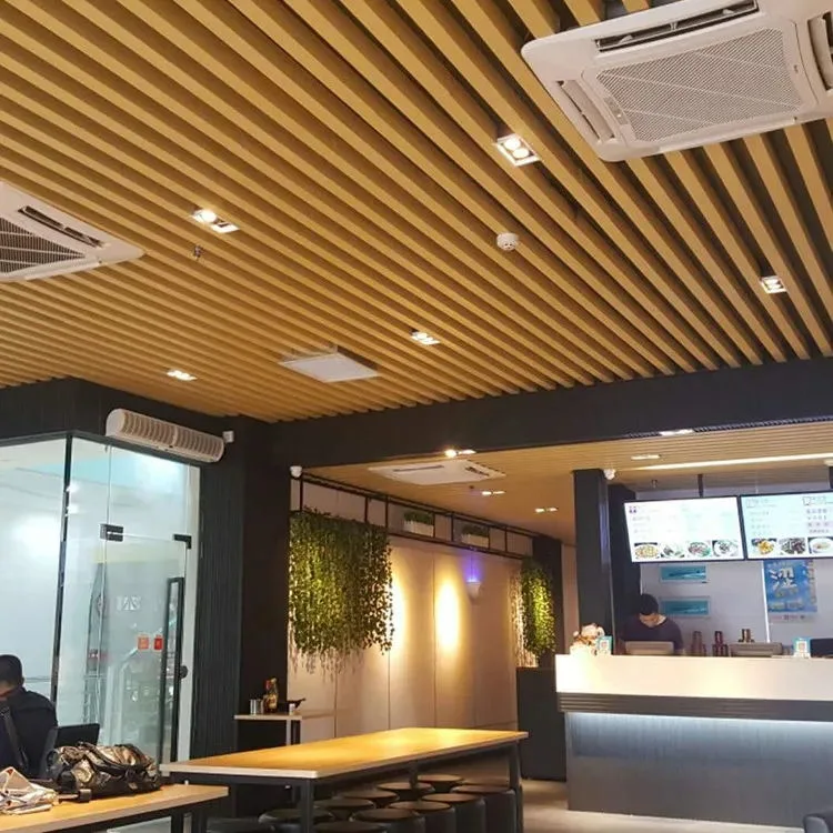 Modische Designs Einkaufszentrum Restaurant Dekoration Hängende Metall Geschwungene Decke Aluminium-Schallwand Decke mit Fabrik Preis