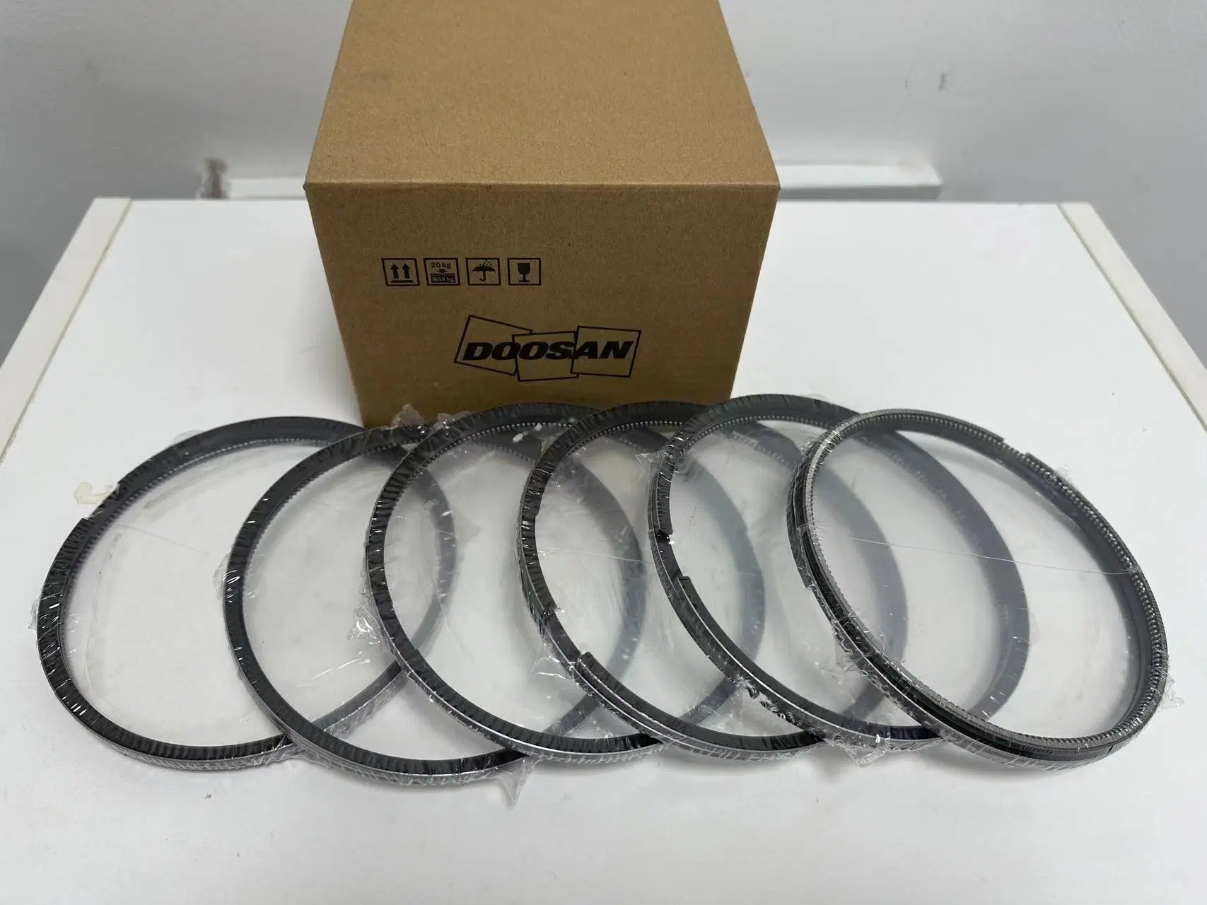 Dx12 Diesel Doosan Daewoo Engine Piston Ring for Bus/Truck/Excavator Part 401004-00226/401004-00253