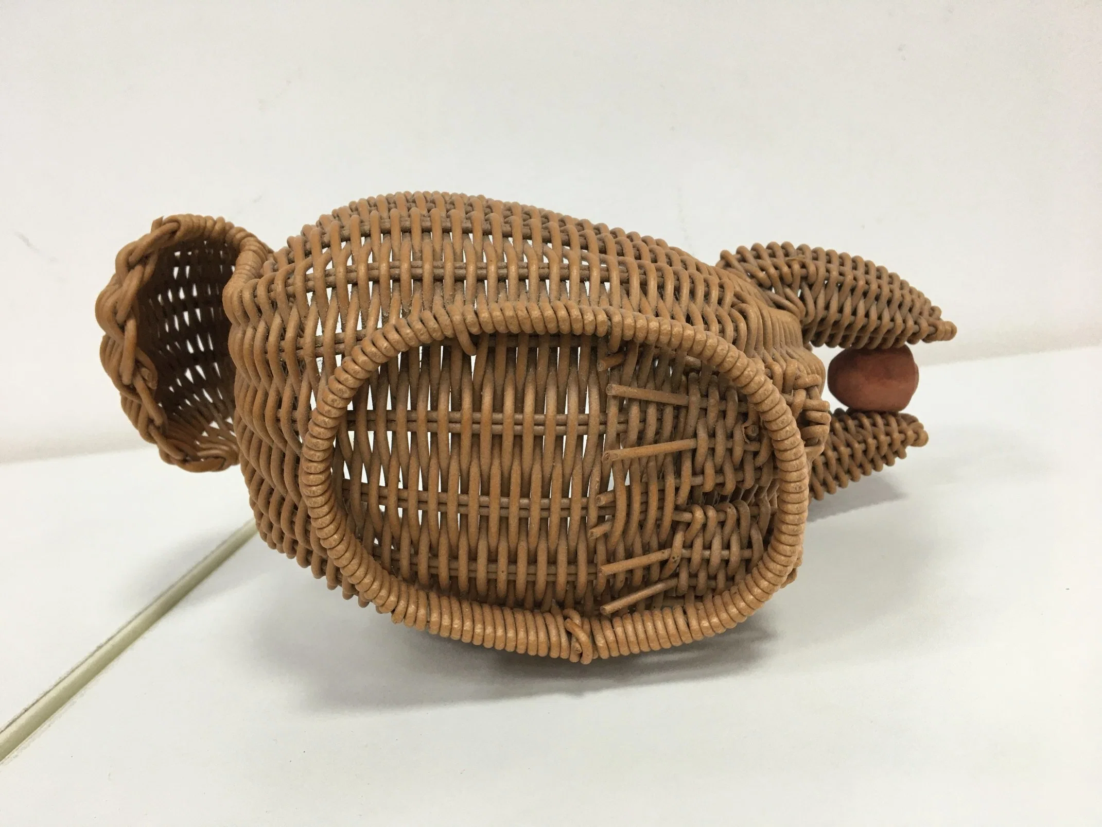 Hochwertige Hand-Woven Kunststoff Rattan Animal Shape Basket Snack Obst Aufbewahrungskorb