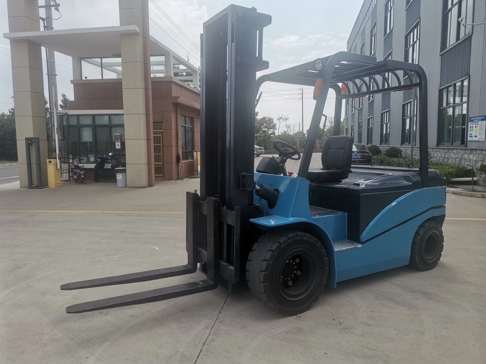 Factory Price Seated Type Rated Capacity 3ton Electric Counter Balance Mini Forklift with AC Motor Zapi / Curtis Controller