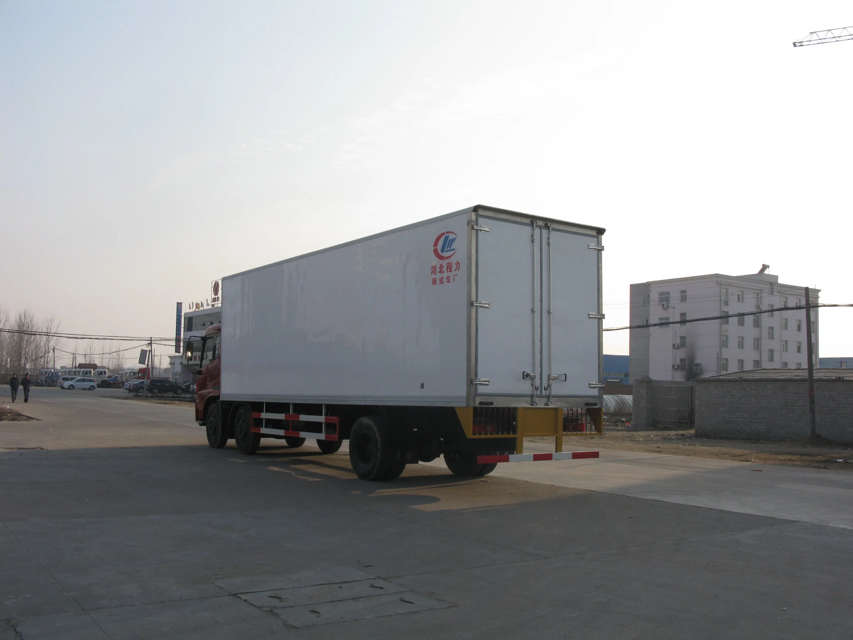 دونغفنغ 6.5 م/7.8م مبردة نقل الطعام سيارة فريزر ثلاجة صندوق فان شاحنة