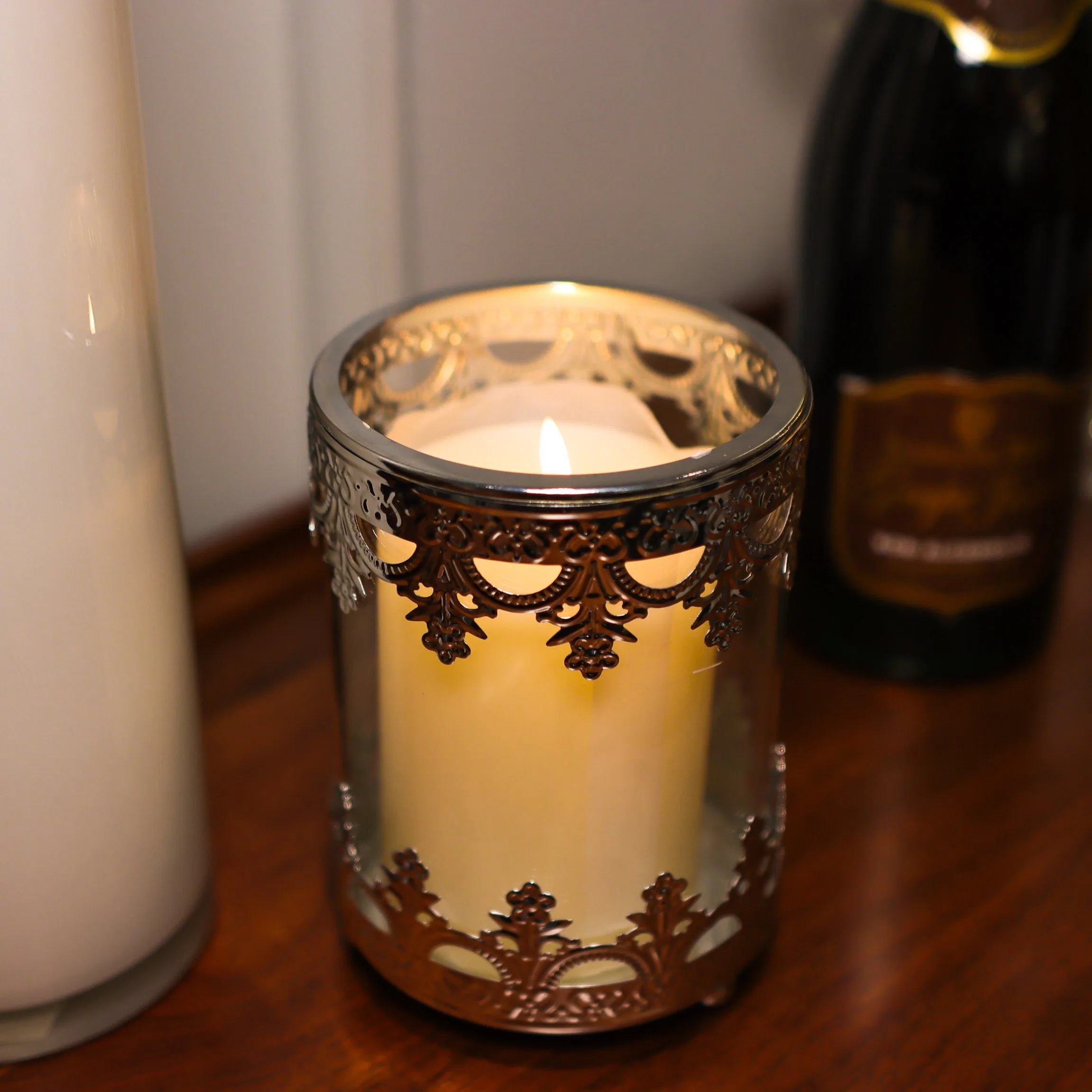 Elegant Lace Design Silvery Glass and Metal Candle Holders for Wedding Party and Home Decoration